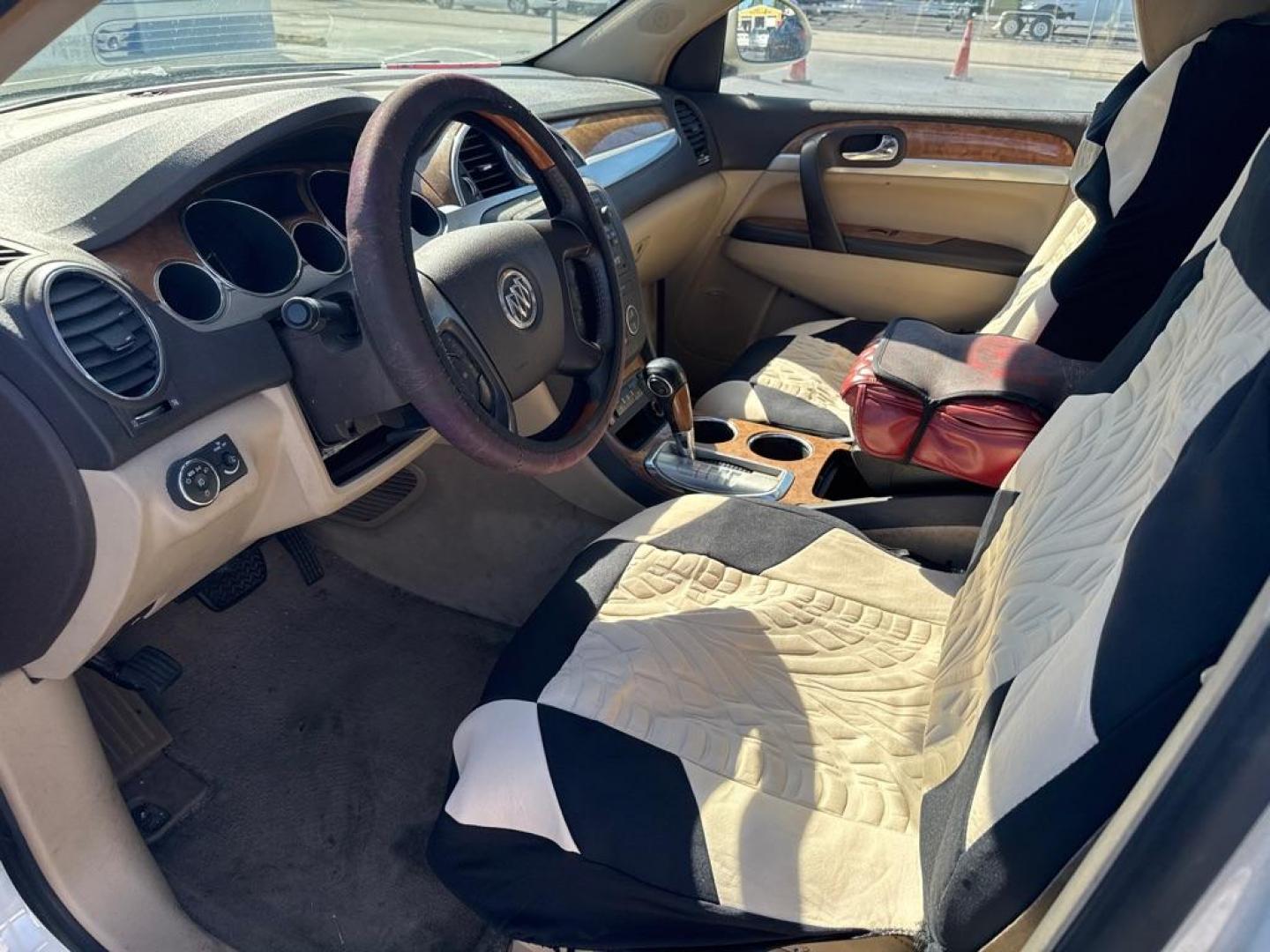 2009 WHITE BUICK ENCLAVE CXL (5GAER23D99J) with an 3.6L engine, Automatic transmission, located at 2929 9th St. West, Bradenton, 34205, (941) 242-2810, 27.473591, -82.570679 - Photo#10