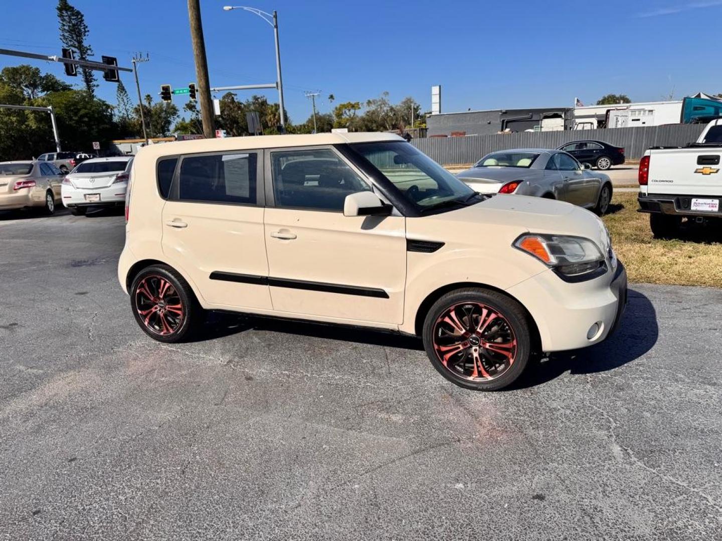 2011 WHITE KIA SOUL + (KNDJT2A25B7) with an 2.0L engine, Automatic transmission, located at 2929 9th St. West, Bradenton, 34205, (941) 242-2810, 27.473591, -82.570679 - Thanks for inquring into DriveNation USA! All vehicles listed can be viewed at www.drivenationusa.com for vehicle history reports and additonal info. We cannot quote any terms such as down payments or monthly payments without an application. You can apply directly at www.drivenationusa.com or by con - Photo#1