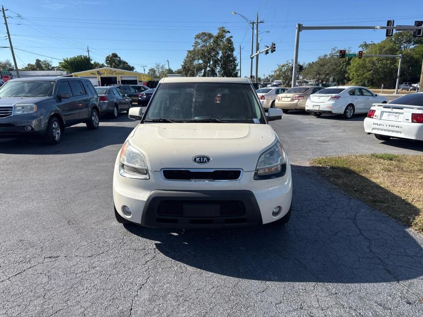 2011 WHITE KIA SOUL + (KNDJT2A25B7) with an 2.0L engine, Automatic transmission, located at 2929 9th St. West, Bradenton, 34205, (941) 242-2810, 27.473591, -82.570679 - Thanks for inquring into DriveNation USA! All vehicles listed can be viewed at www.drivenationusa.com for vehicle history reports and additonal info. We cannot quote any terms such as down payments or monthly payments without an application. You can apply directly at www.drivenationusa.com or by con - Photo#2