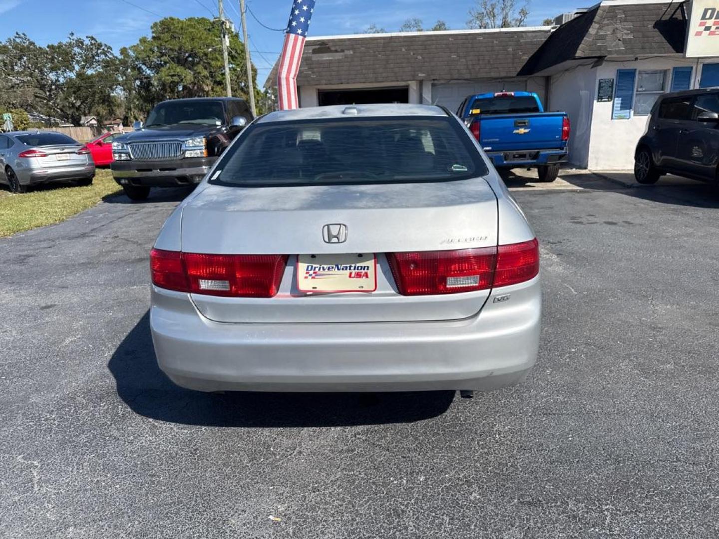 2005 SILVER HONDA ACCORD EX (1HGCM665X5A) with an 3.0L engine, Automatic transmission, located at 2929 9th St. West, Bradenton, 34205, (941) 242-2810, 27.473591, -82.570679 - Photo#6