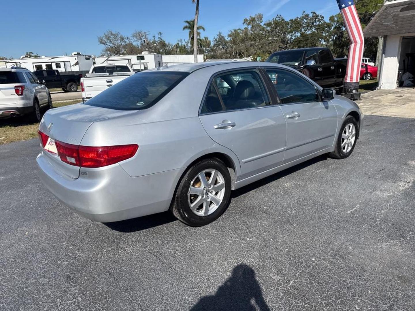 2005 SILVER HONDA ACCORD EX (1HGCM665X5A) with an 3.0L engine, Automatic transmission, located at 2929 9th St. West, Bradenton, 34205, (941) 242-2810, 27.473591, -82.570679 - Photo#7