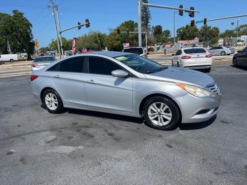 2013 HYUNDAI SONATA 4DR