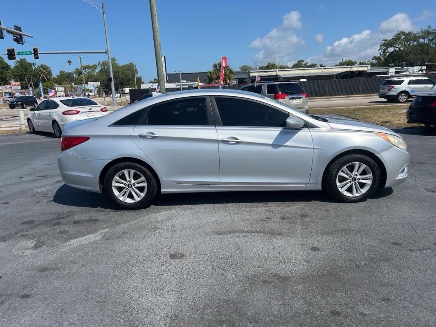 2013 BLUE HYUNDAI SONATA GLS (5NPEB4AC1DH) with an 2.4L engine, Automatic transmission, located at 2929 9th St. West, Bradenton, 34205, (941) 242-2810, 27.473591, -82.570679 - Thanks for inquring into DriveNation USA! All vehicles listed can be viewed at www.drivenationusa.com for vehicle history reports and additonal info. We cannot quote any terms such as down payments or monthly payments without an application. You can apply directly at www.drivenationusa.com or by con - Photo#1