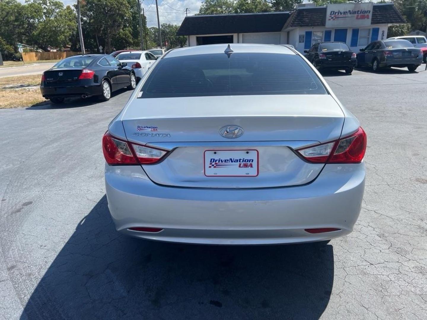 2013 BLUE HYUNDAI SONATA GLS (5NPEB4AC1DH) with an 2.4L engine, Automatic transmission, located at 2929 9th St. West, Bradenton, 34205, (941) 242-2810, 27.473591, -82.570679 - Thanks for inquring into DriveNation USA! All vehicles listed can be viewed at www.drivenationusa.com for vehicle history reports and additonal info. We cannot quote any terms such as down payments or monthly payments without an application. You can apply directly at www.drivenationusa.com or by con - Photo#3