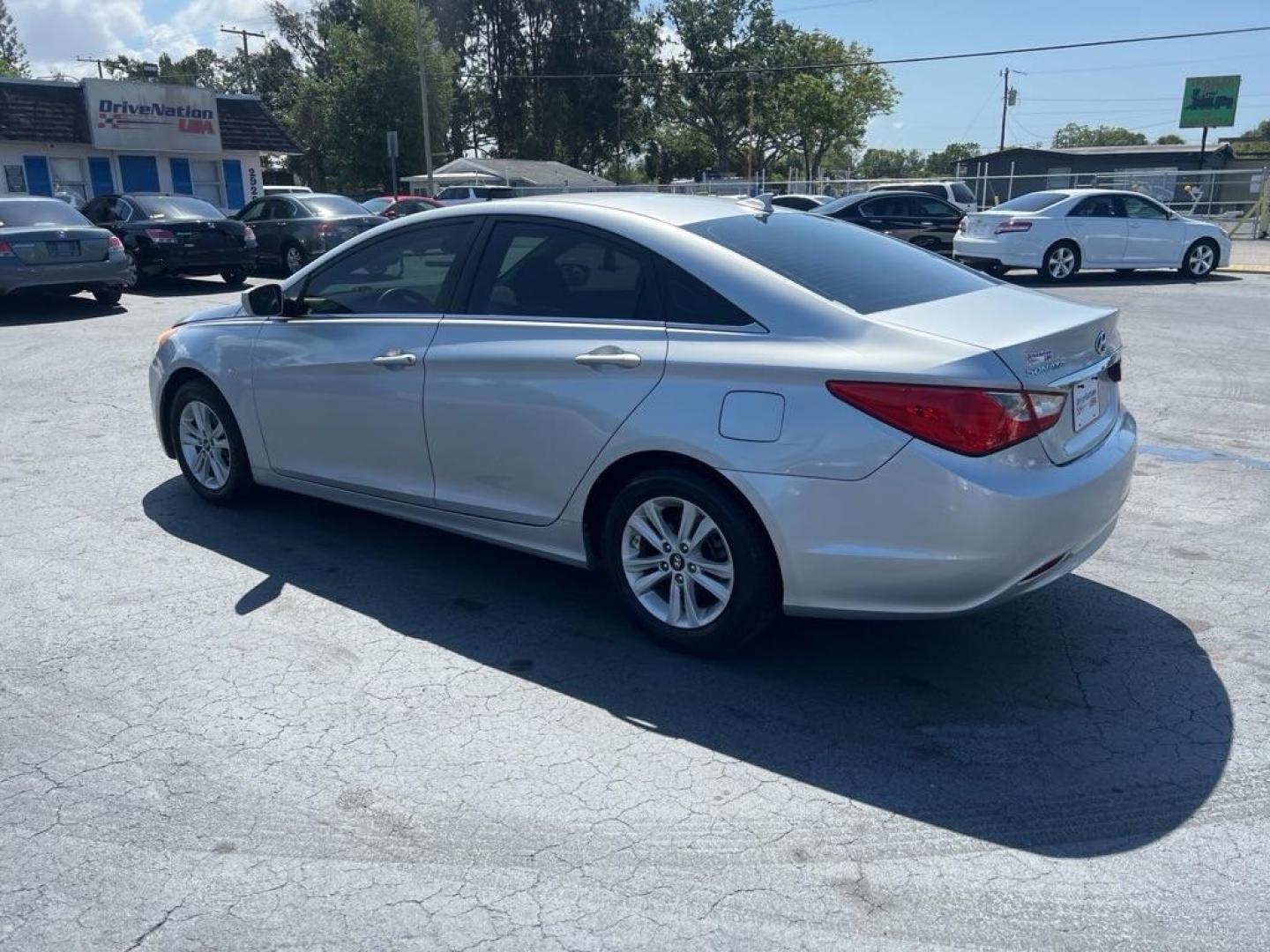 2013 BLUE HYUNDAI SONATA GLS (5NPEB4AC1DH) with an 2.4L engine, Automatic transmission, located at 2929 9th St. West, Bradenton, 34205, (941) 242-2810, 27.473591, -82.570679 - Thanks for inquring into DriveNation USA! All vehicles listed can be viewed at www.drivenationusa.com for vehicle history reports and additonal info. We cannot quote any terms such as down payments or monthly payments without an application. You can apply directly at www.drivenationusa.com or by con - Photo#4