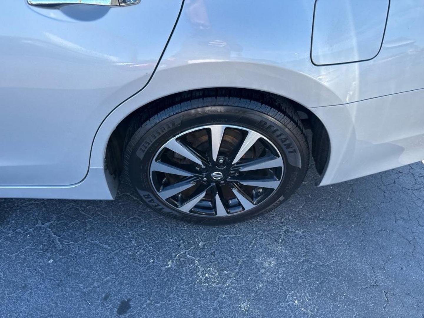 2014 SILVER NISSAN ALTIMA 2.5 (1N4AL3AP4EN) with an 2.5L engine, Continuously Variable transmission, located at 2929 9th St. West, Bradenton, 34205, (941) 242-2810, 27.473591, -82.570679 - Thanks for inquring into DriveNation USA! All vehicles listed can be viewed at www.drivenationusa.com for vehicle history reports and additonal info. We cannot quote any terms such as down payments or monthly payments without an application. You can apply directly at www.drivenationusa.com or by con - Photo#9
