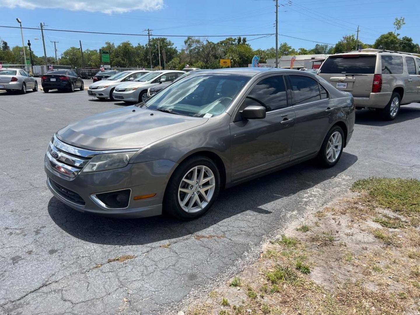 2012 GRAY FORD FUSION SEL (3FAHP0JA2CR) with an 2.5L engine, Automatic transmission, located at 2929 9th St. West, Bradenton, 34205, (941) 242-2810, 27.473591, -82.570679 - Thanks for inquring into DriveNation USA! All vehicles listed can be viewed at www.drivenationusa.com for vehicle history reports and additonal info. We cannot quote any terms such as down payments or monthly payments without an application. You can apply directly at www.drivenationusa.com or by con - Photo#3