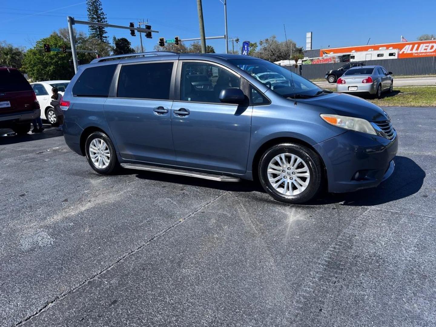 2013 BLUE TOYOTA SIENNA XLE (5TDYK3DC2DS) with an 3.5L engine, Automatic transmission, located at 2929 9th St. West, Bradenton, 34205, (941) 242-2810, 27.473591, -82.570679 - Thanks for inquring into DriveNation USA! All vehicles listed can be viewed at www.drivenationusa.com for vehicle history reports and additonal info. We cannot quote any terms such as down payments or monthly payments without an application. You can apply directly at www.drivenationusa.com or by con - Photo#2
