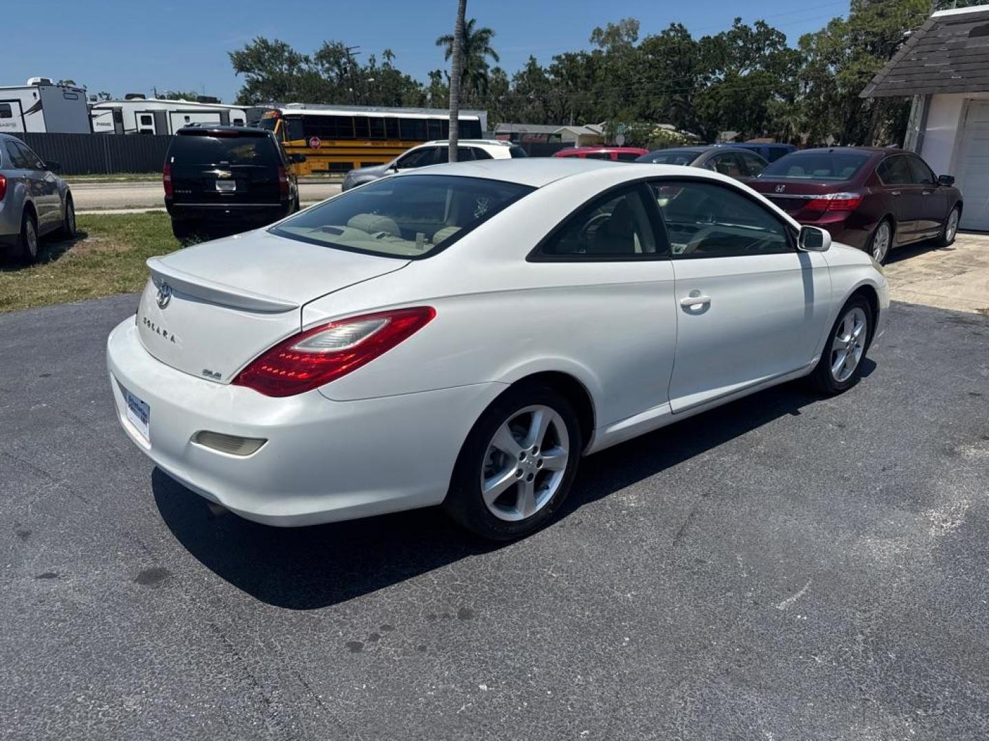 2007 WHITE TOYOTA CAMRY SOLARA SE (4T1CA30P17U) with an 3.3L engine, Automatic transmission, located at 2929 9th St. West, Bradenton, 34205, (941) 242-2810, 27.473591, -82.570679 - Thanks for inquring into DriveNation USA! All vehicles listed can be viewed at www.drivenationusa.com for vehicle history reports and additonal info. We cannot quote any terms such as down payments or monthly payments without an application. You can apply directly at www.drivenationusa.com or by con - Photo#7