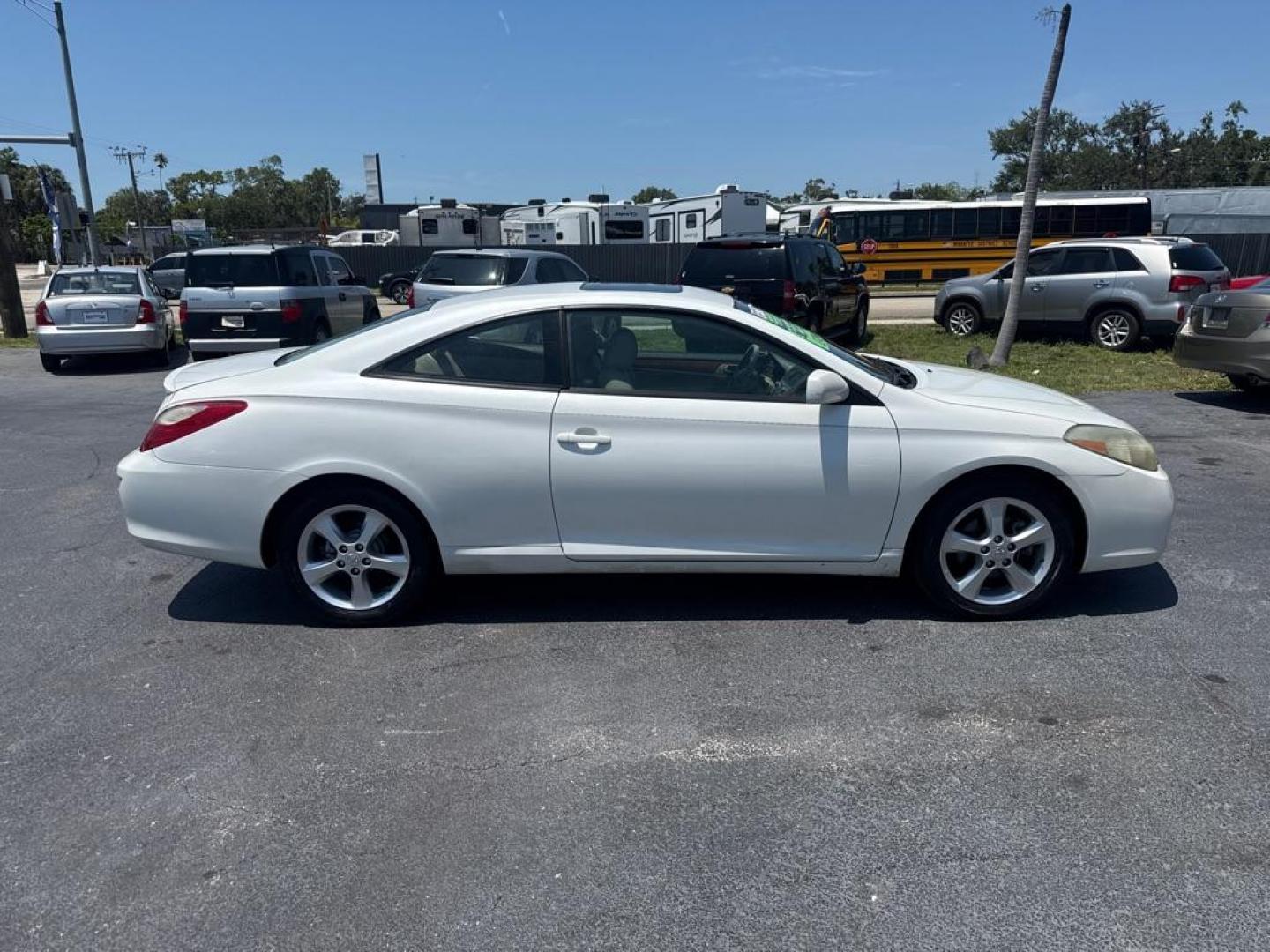 2007 WHITE TOYOTA CAMRY SOLARA SE (4T1CA30P17U) with an 3.3L engine, Automatic transmission, located at 2929 9th St. West, Bradenton, 34205, (941) 242-2810, 27.473591, -82.570679 - Thanks for inquring into DriveNation USA! All vehicles listed can be viewed at www.drivenationusa.com for vehicle history reports and additonal info. We cannot quote any terms such as down payments or monthly payments without an application. You can apply directly at www.drivenationusa.com or by con - Photo#8