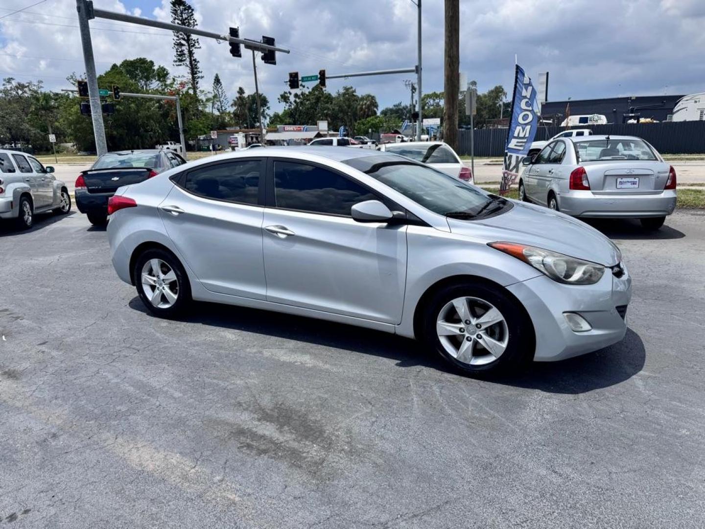 2013 SILVER HYUNDAI ELANTRA GLS (5NPDH4AE9DH) with an 1.8L engine, Automatic transmission, located at 2929 9th St. West, Bradenton, 34205, (941) 242-2810, 27.473591, -82.570679 - Photo#0