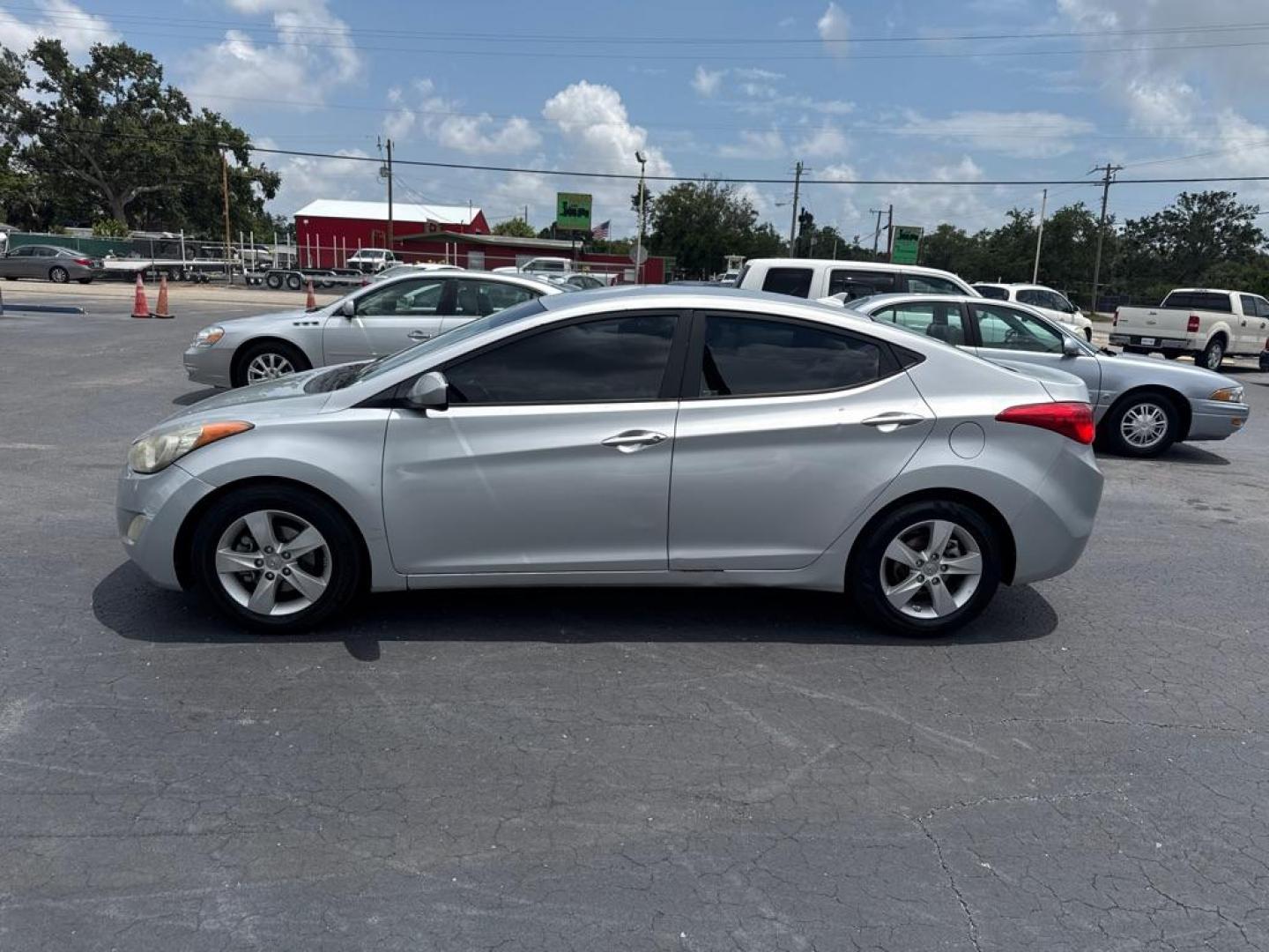 2013 SILVER HYUNDAI ELANTRA GLS (5NPDH4AE9DH) with an 1.8L engine, Automatic transmission, located at 2929 9th St. West, Bradenton, 34205, (941) 242-2810, 27.473591, -82.570679 - Photo#4