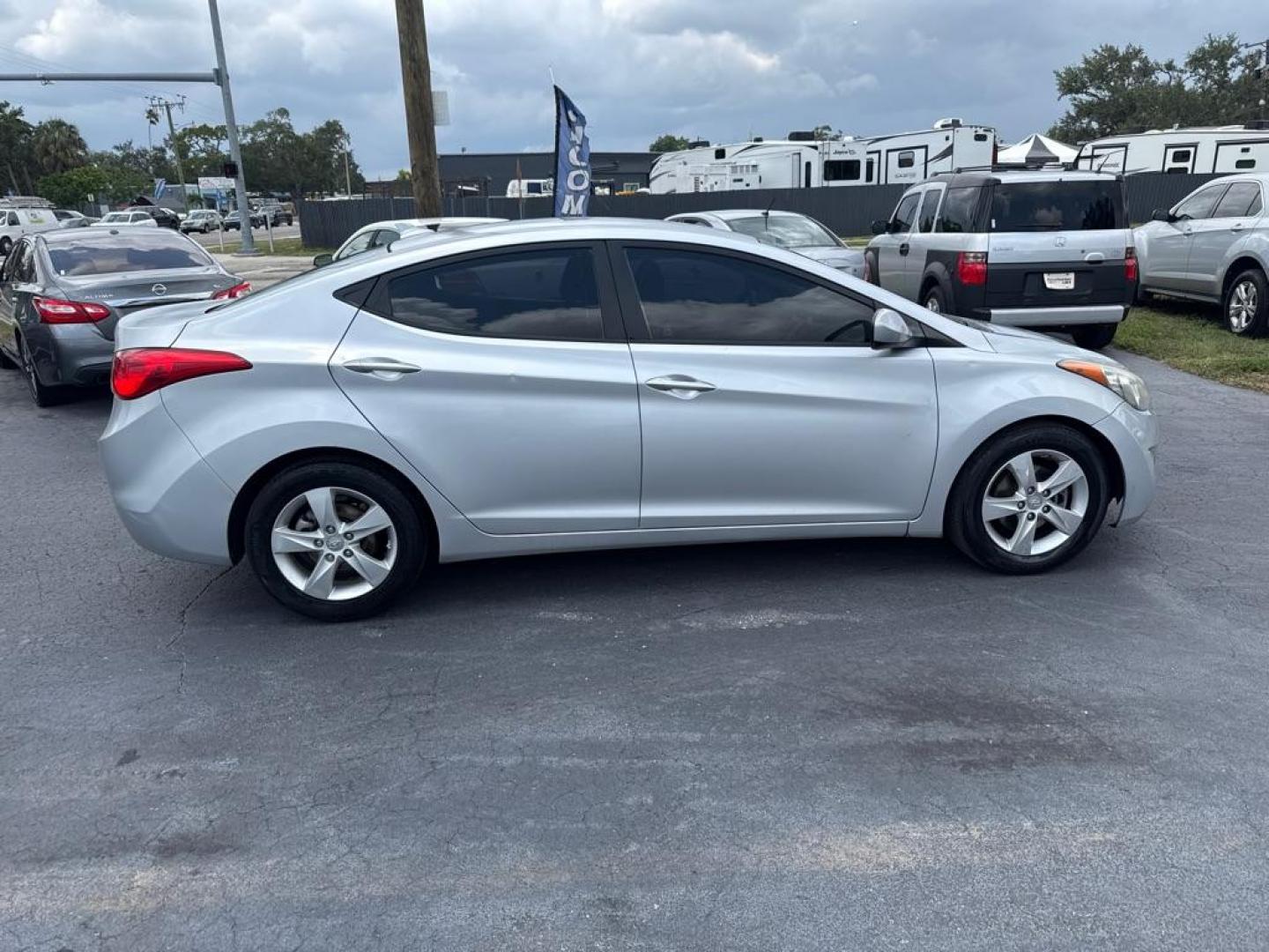 2013 SILVER HYUNDAI ELANTRA GLS (5NPDH4AE9DH) with an 1.8L engine, Automatic transmission, located at 2929 9th St. West, Bradenton, 34205, (941) 242-2810, 27.473591, -82.570679 - Photo#7