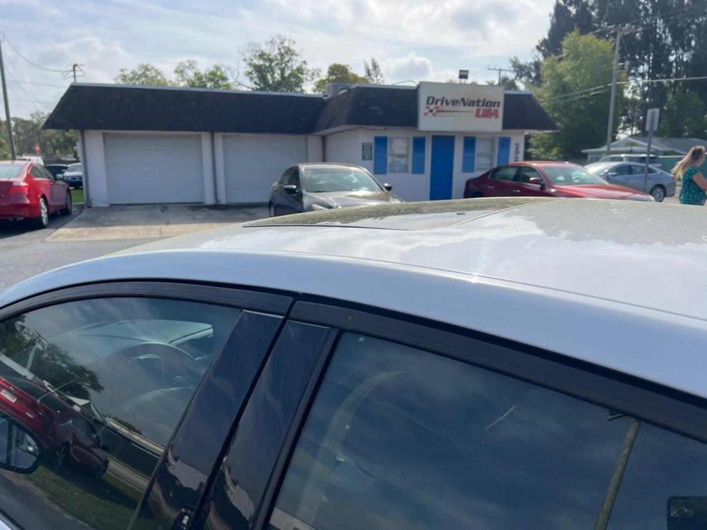 2018 WHITE FORD FUSION SE HYBRID (3FA6P0LU1JR) with an 2.0L engine, Continuously Variable transmission, located at 2929 9th St. West, Bradenton, 34205, (941) 242-2810, 27.473591, -82.570679 - Thanks for inquring into DriveNation USA! All vehicles listed can be viewed at www.drivenationusa.com for vehicle history reports and additonal info. We cannot quote any terms such as down payments or monthly payments without an application. You can apply directly at www.drivenationusa.com or by con - Photo#11