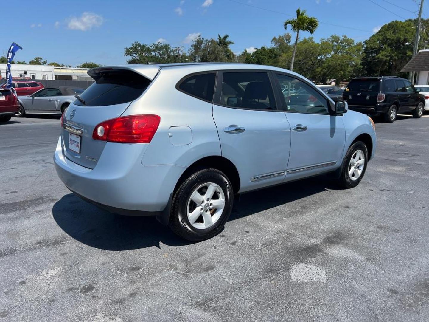 2013 SILVER NISSAN ROGUE S (JN8AS5MT6DW) with an 2.5L engine, Continuously Variable transmission, located at 2929 9th St. West, Bradenton, 34205, (941) 242-2810, 27.473591, -82.570679 - Thanks for inquring into DriveNation USA! All vehicles listed can be viewed at www.drivenationusa.com for vehicle history reports and additonal info. We cannot quote any terms such as down payments or monthly payments without an application. You can apply directly at www.drivenationusa.com or by con - Photo#7
