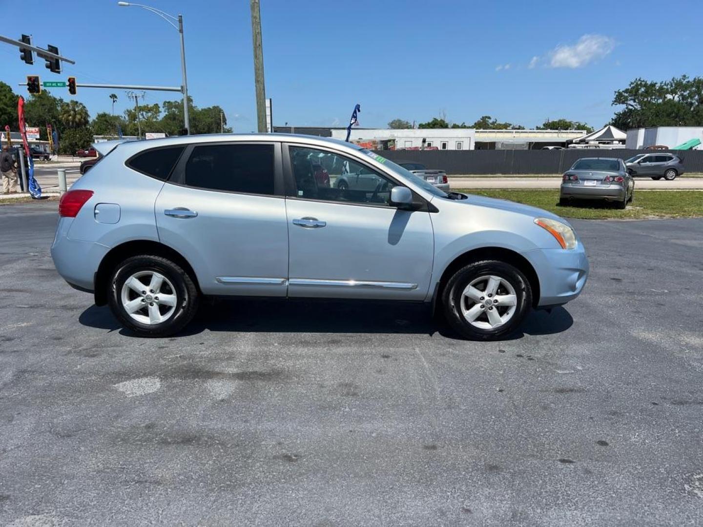 2013 SILVER NISSAN ROGUE S (JN8AS5MT6DW) with an 2.5L engine, Continuously Variable transmission, located at 2929 9th St. West, Bradenton, 34205, (941) 242-2810, 27.473591, -82.570679 - Thanks for inquring into DriveNation USA! All vehicles listed can be viewed at www.drivenationusa.com for vehicle history reports and additonal info. We cannot quote any terms such as down payments or monthly payments without an application. You can apply directly at www.drivenationusa.com or by con - Photo#8