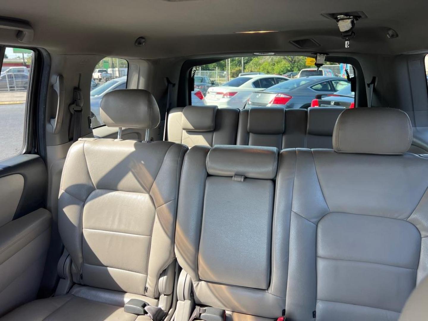 2011 BLACK HONDA PILOT LX (5FNYF3H20BB) with an 3.5L engine, Automatic transmission, located at 2929 9th St. West, Bradenton, 34205, (941) 242-2810, 27.473591, -82.570679 - Thanks for inquring into DriveNation USA! All vehicles listed can be viewed at www.drivenationusa.com for vehicle history reports and additonal info. We cannot quote any terms such as down payments or monthly payments without an application. You can apply directly at www.drivenationusa.com or by con - Photo#11