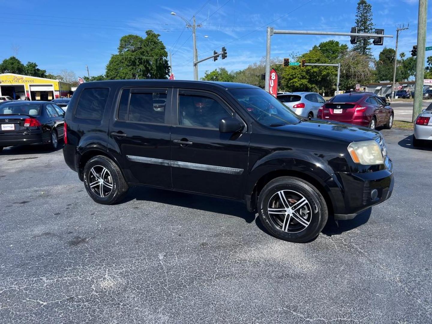 2011 BLACK HONDA PILOT LX (5FNYF3H20BB) with an 3.5L engine, Automatic transmission, located at 2929 9th St. West, Bradenton, 34205, (941) 242-2810, 27.473591, -82.570679 - Thanks for inquring into DriveNation USA! All vehicles listed can be viewed at www.drivenationusa.com for vehicle history reports and additonal info. We cannot quote any terms such as down payments or monthly payments without an application. You can apply directly at www.drivenationusa.com or by con - Photo#2
