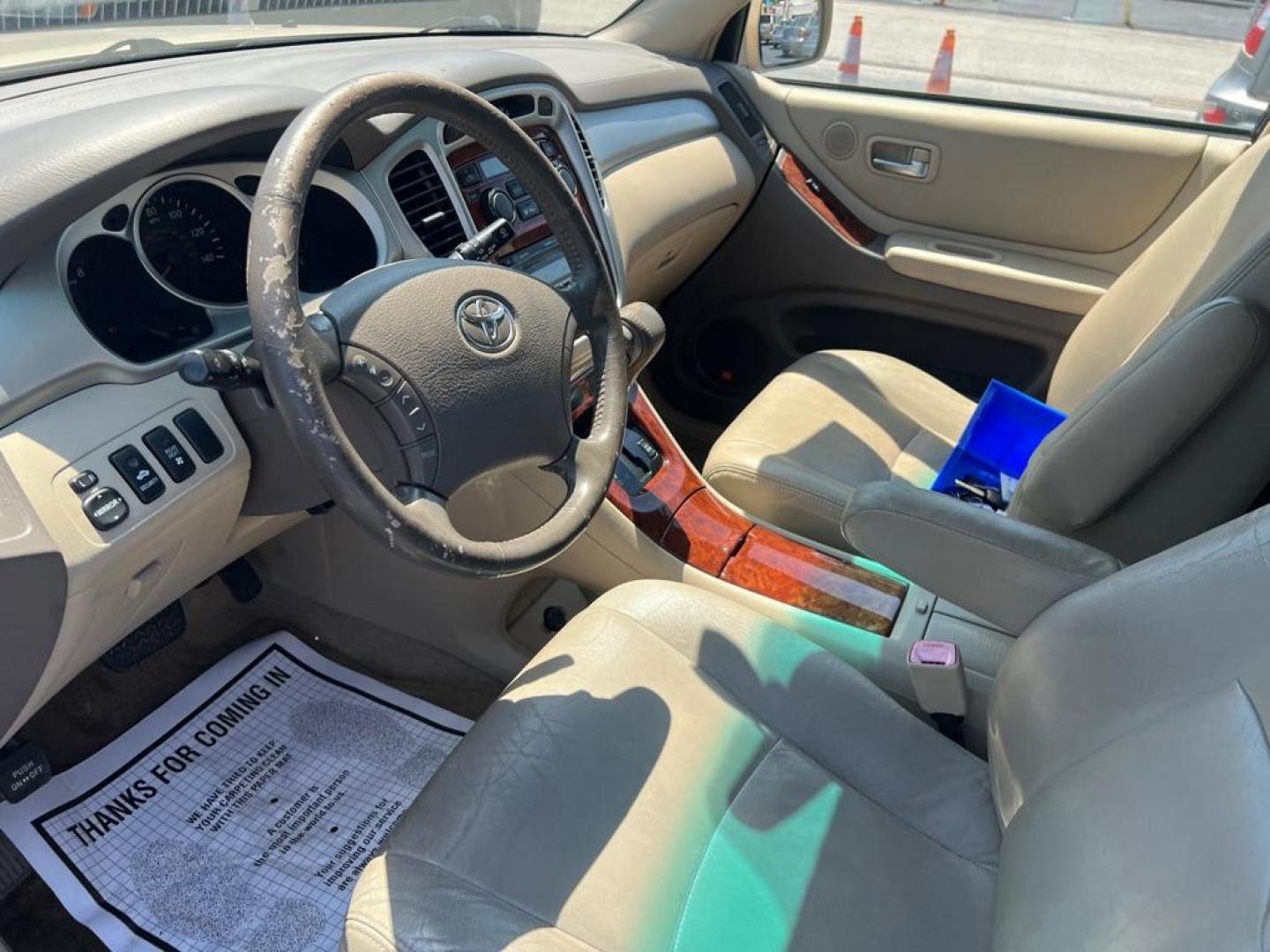 2005 GOLD TOYOTA HIGHLANDER LIMITED (JTEDP21A450) with an 3.3L engine, Automatic transmission, located at 2929 9th St. West, Bradenton, 34205, (941) 242-2810, 27.473591, -82.570679 - Thanks for inquring into DriveNation USA! All vehicles listed can be viewed at www.drivenationusa.com for vehicle history reports and additonal info. We cannot quote any terms such as down payments or monthly payments without an application. You can apply directly at www.drivenationusa.com or by con - Photo#8