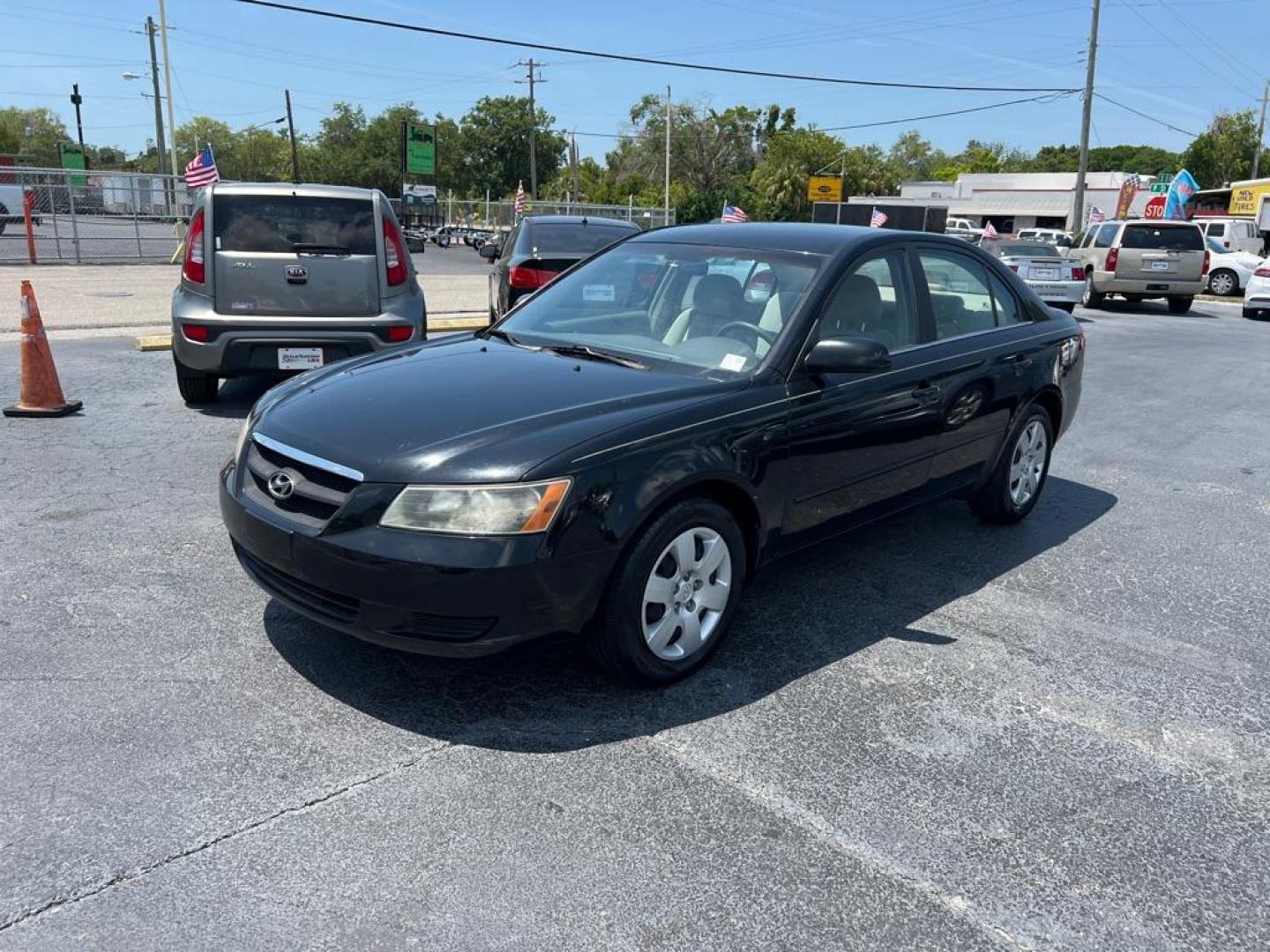 2007 BLACK HYUNDAI SONATA GLS (5NPET46C77H) with an 2.4L engine, Automatic transmission, located at 2929 9th St. West, Bradenton, 34205, (941) 242-2810, 27.473591, -82.570679 - Thanks for inquring into DriveNation USA! All vehicles listed can be viewed at www.drivenationusa.com for vehicle history reports and additonal info. We cannot quote any terms such as down payments or monthly payments without an application. You can apply directly at www.drivenationusa.com or by con - Photo#3