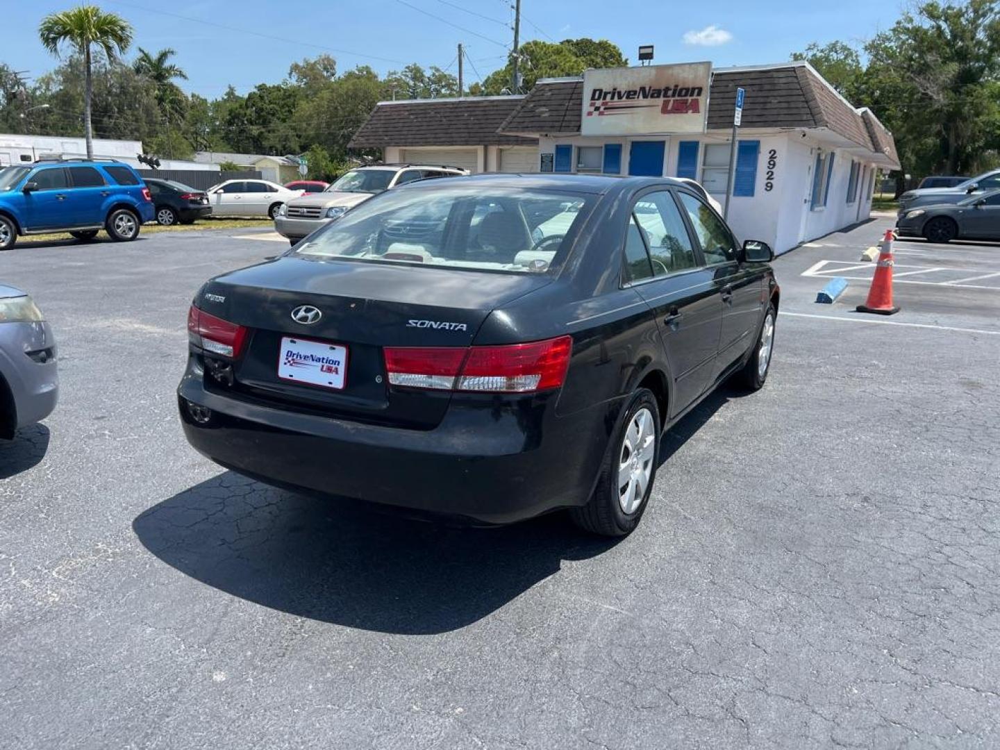 2007 BLACK HYUNDAI SONATA GLS (5NPET46C77H) with an 2.4L engine, Automatic transmission, located at 2929 9th St. West, Bradenton, 34205, (941) 242-2810, 27.473591, -82.570679 - Thanks for inquring into DriveNation USA! All vehicles listed can be viewed at www.drivenationusa.com for vehicle history reports and additonal info. We cannot quote any terms such as down payments or monthly payments without an application. You can apply directly at www.drivenationusa.com or by con - Photo#6