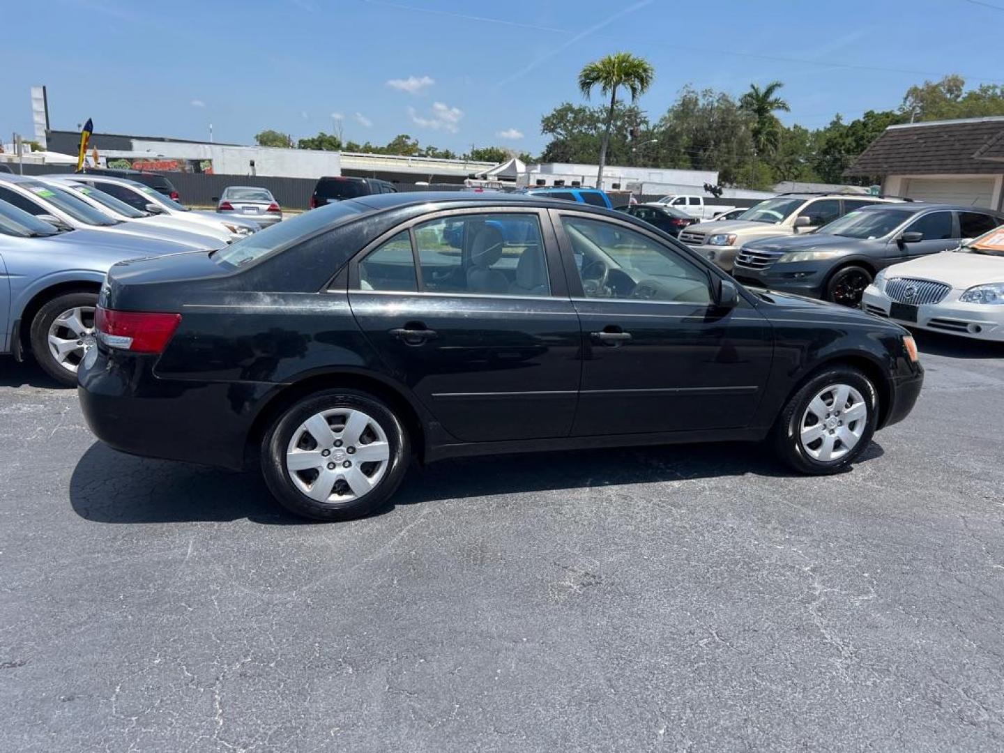 2007 BLACK HYUNDAI SONATA GLS (5NPET46C77H) with an 2.4L engine, Automatic transmission, located at 2929 9th St. West, Bradenton, 34205, (941) 242-2810, 27.473591, -82.570679 - Thanks for inquring into DriveNation USA! All vehicles listed can be viewed at www.drivenationusa.com for vehicle history reports and additonal info. We cannot quote any terms such as down payments or monthly payments without an application. You can apply directly at www.drivenationusa.com or by con - Photo#7