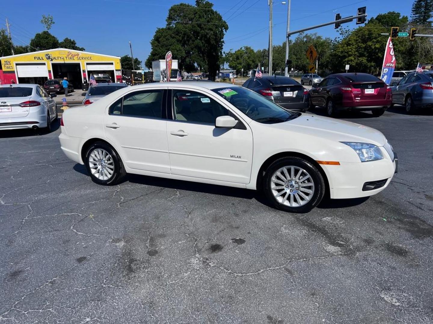 2008 WHITE MERCURY MILAN PREMIER (3MEHM08168R) with an 3.0L engine, Automatic transmission, located at 2929 9th St. West, Bradenton, 34205, (941) 242-2810, 27.473591, -82.570679 - Thanks for inquring into DriveNation USA! All vehicles listed can be viewed at www.drivenationusa.com for vehicle history reports and additonal info. We cannot quote any terms such as down payments or monthly payments without an application. You can apply directly at www.drivenationusa.com or by con - Photo#0
