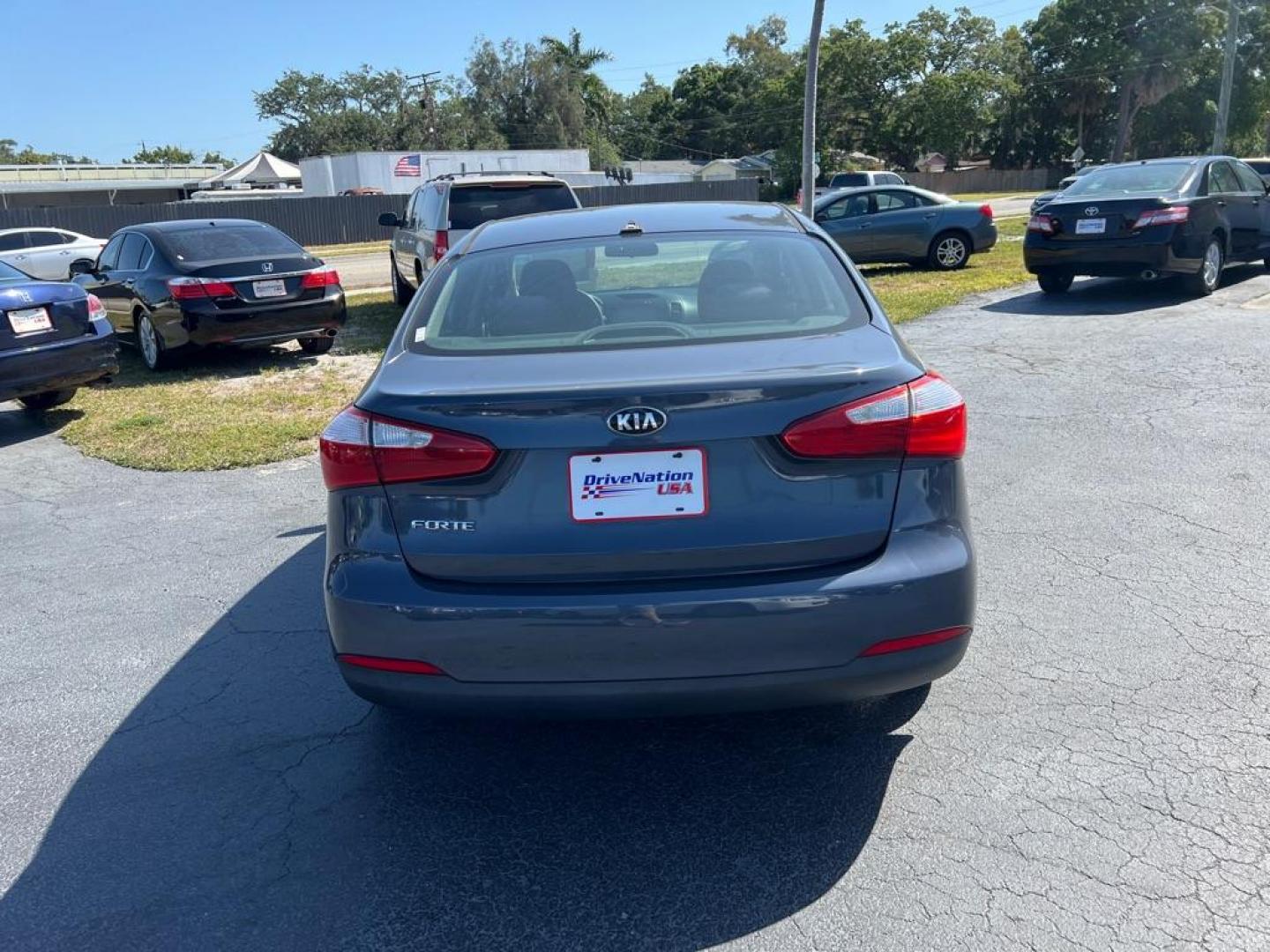 2014 BLUE KIA FORTE LX (KNAFX4A66E5) with an 1.8L engine, Automatic transmission, located at 2929 9th St. West, Bradenton, 34205, (941) 242-2810, 27.473591, -82.570679 - Thanks for inquring into DriveNation USA! All vehicles listed can be viewed at www.drivenationusa.com for vehicle history reports and additonal info. We cannot quote any terms such as down payments or monthly payments without an application. You can apply directly at www.drivenationusa.com or by con - Photo#7
