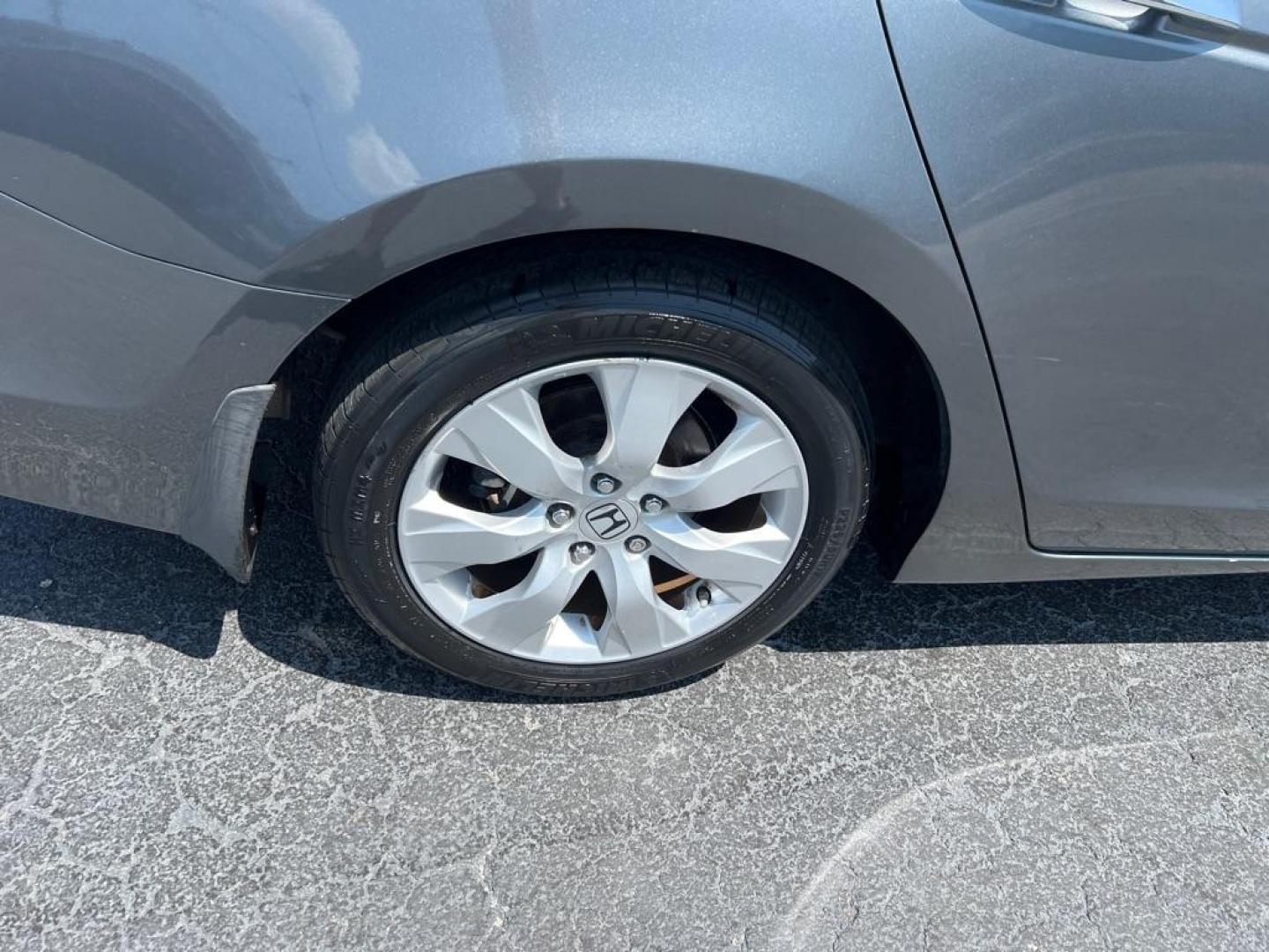 2009 GRAY HONDA ACCORD EXL (1HGCP36839A) with an 3.5L engine, Automatic transmission, located at 2929 9th St. West, Bradenton, 34205, (941) 242-2810, 27.473591, -82.570679 - Thanks for inquring into DriveNation USA! All vehicles listed can be viewed at www.drivenationusa.com for vehicle history reports and additonal info. We cannot quote any terms such as down payments or monthly payments without an application. You can apply directly at www.drivenationusa.com or by con - Photo#8