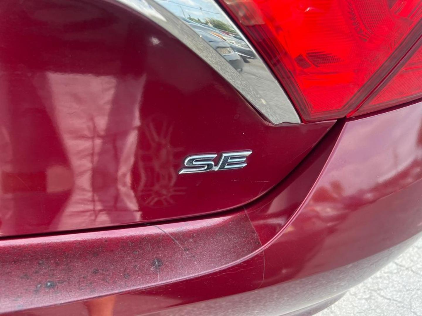 2016 RED TOYOTA CAMRY SE (4T1BF1FK8GU) with an 2.5L engine, Automatic transmission, located at 2929 9th St. West, Bradenton, 34205, (941) 242-2810, 27.473591, -82.570679 - Thanks for inquring into DriveNation USA! All vehicles listed can be viewed at www.drivenationusa.com for vehicle history reports and additonal info. We cannot quote any terms such as down payments or monthly payments without an application. You can apply directly at www.drivenationusa.com or by con - Photo#9