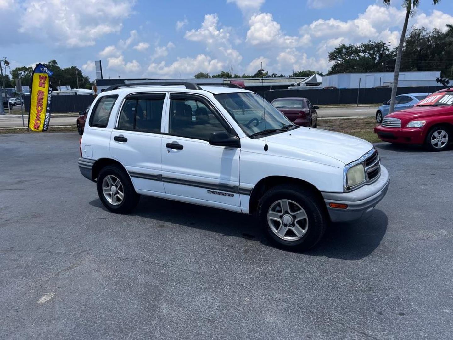2004 WHITE CHEVROLET TRACKER (2CNBE134646) with an 2.5L engine, Automatic transmission, located at 2929 9th St. West, Bradenton, 34205, (941) 242-2810, 27.473591, -82.570679 - Photo#0