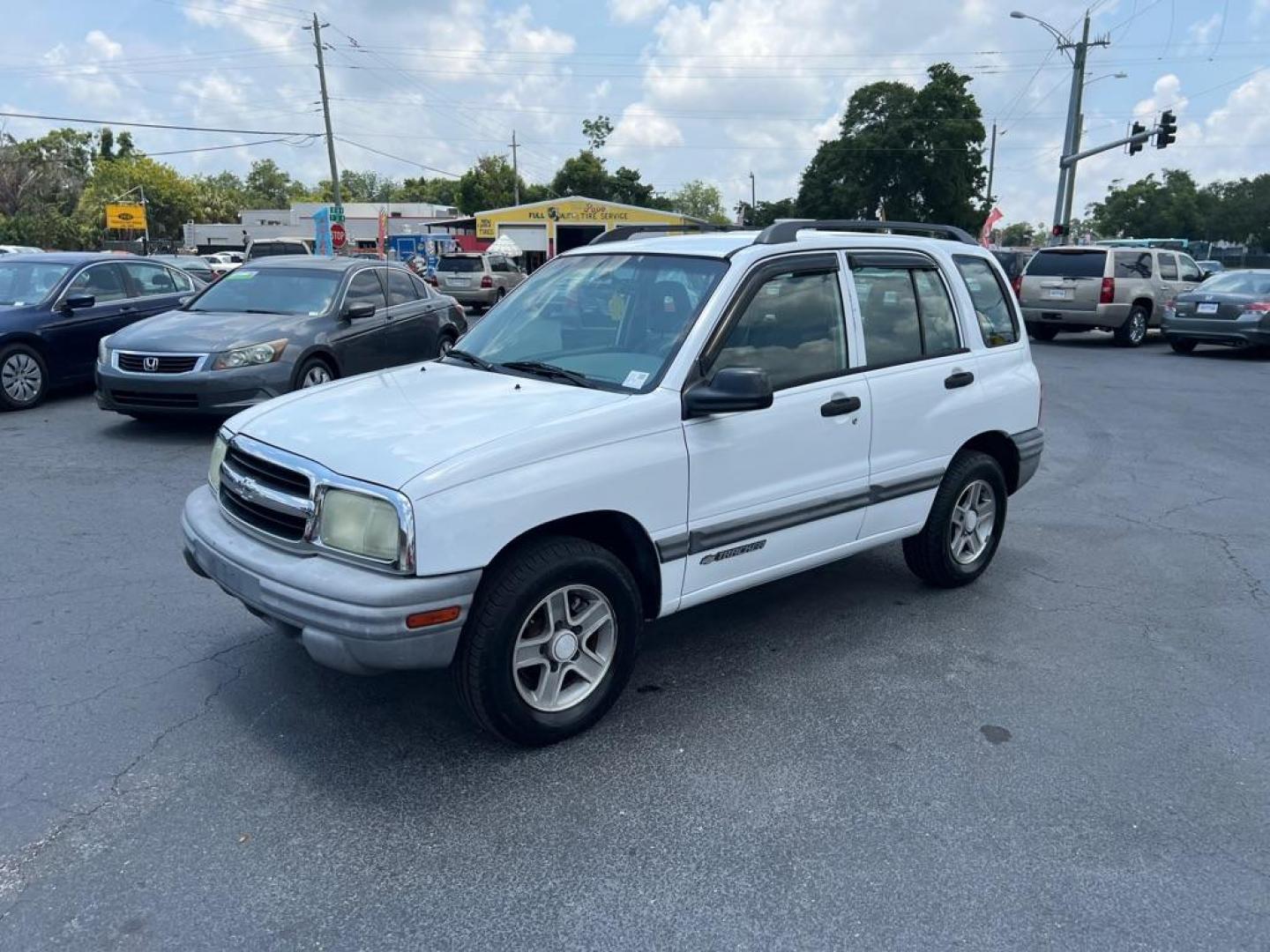 2004 WHITE CHEVROLET TRACKER (2CNBE134646) with an 2.5L engine, Automatic transmission, located at 2929 9th St. West, Bradenton, 34205, (941) 242-2810, 27.473591, -82.570679 - Photo#3