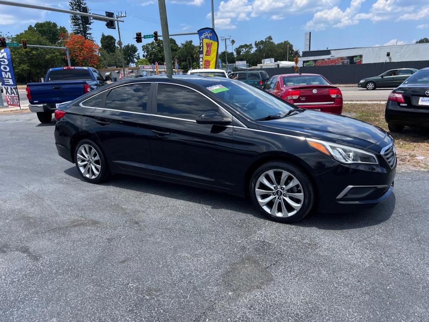 2017 BLACK HYUNDAI SONATA SE (5NPE24AF3HH) with an 2.4L engine, Automatic transmission, located at 2929 9th St. West, Bradenton, 34205, (941) 242-2810, 27.473591, -82.570679 - Photo#0