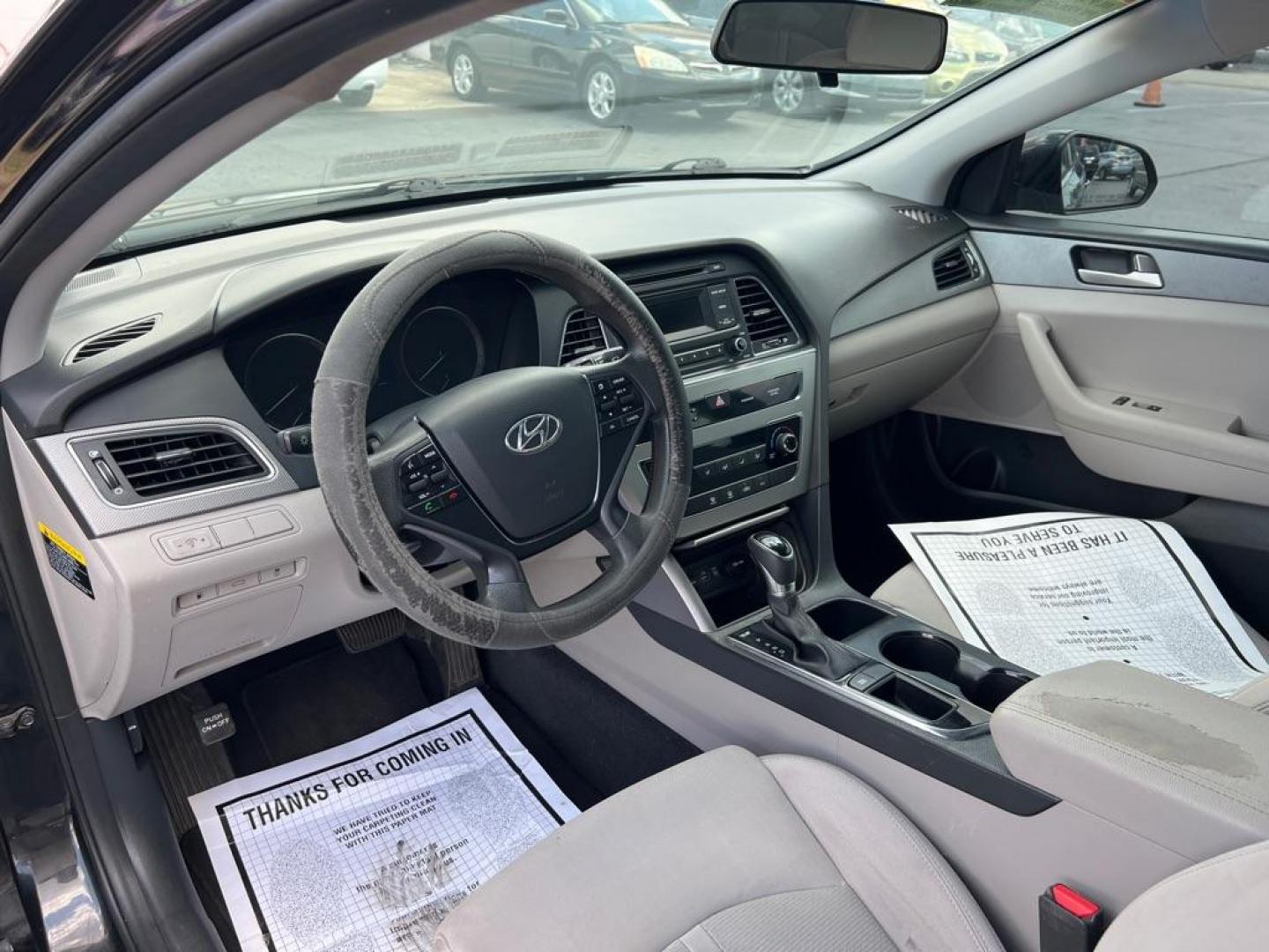 2017 BLACK HYUNDAI SONATA SE (5NPE24AF3HH) with an 2.4L engine, Automatic transmission, located at 2929 9th St. West, Bradenton, 34205, (941) 242-2810, 27.473591, -82.570679 - Photo#10