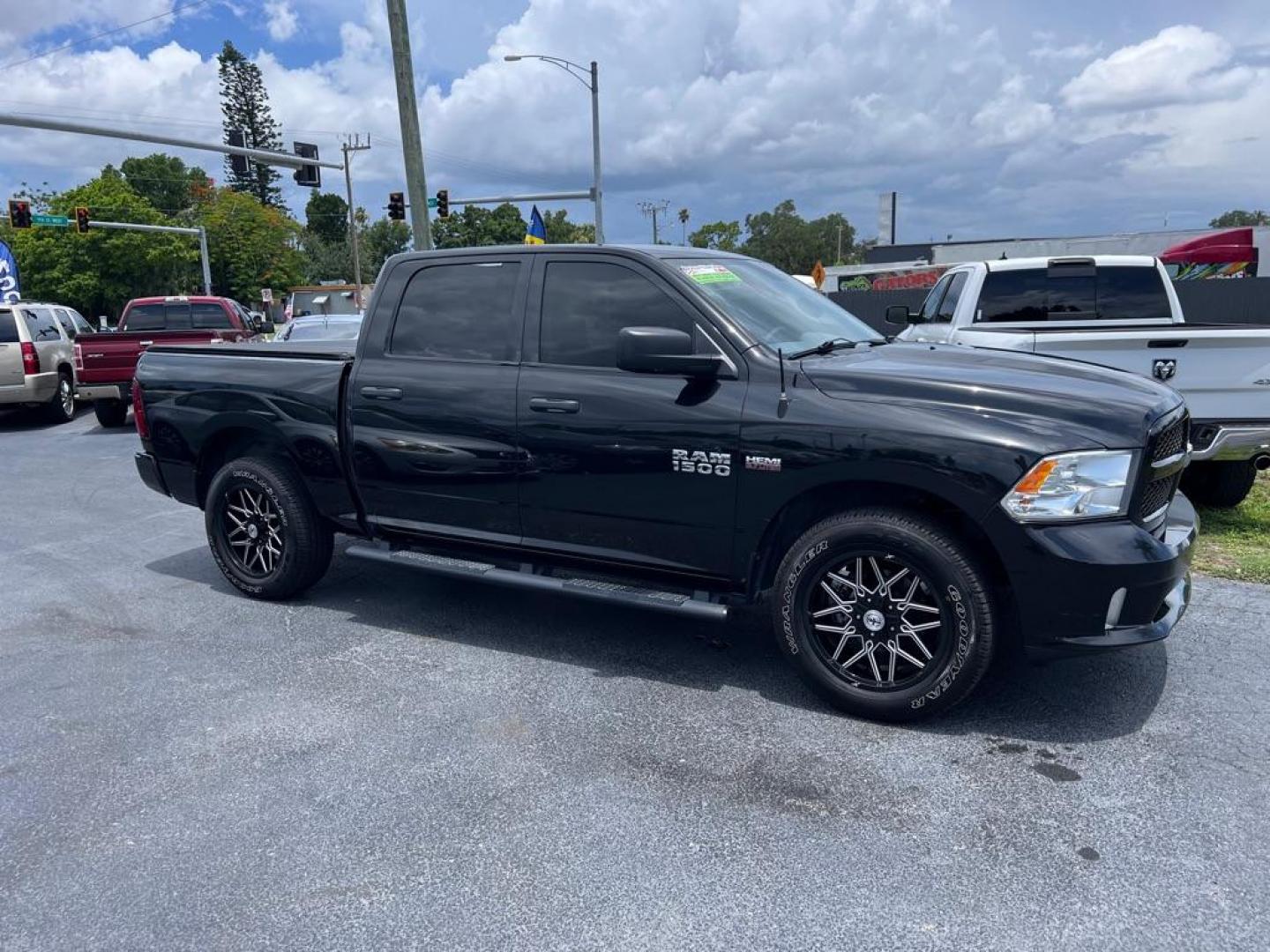 2018 BLACK RAM 1500 EXPRESS (1C6RR6KT0JS) with an 5.7L engine, Automatic transmission, located at 2929 9th St. West, Bradenton, 34205, (941) 242-2810, 27.473591, -82.570679 - Photo#0