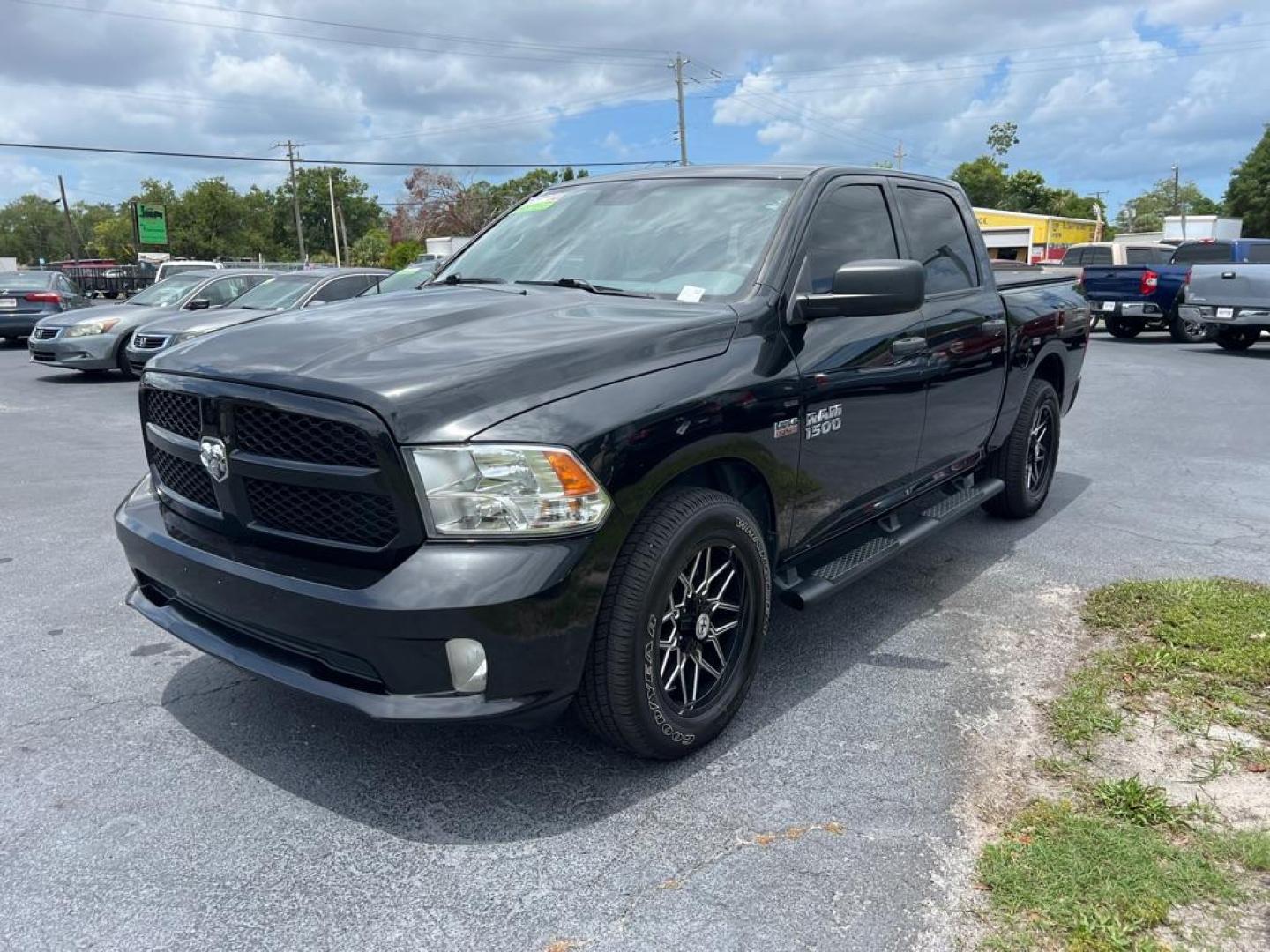 2018 BLACK RAM 1500 EXPRESS (1C6RR6KT0JS) with an 5.7L engine, Automatic transmission, located at 2929 9th St. West, Bradenton, 34205, (941) 242-2810, 27.473591, -82.570679 - Photo#4