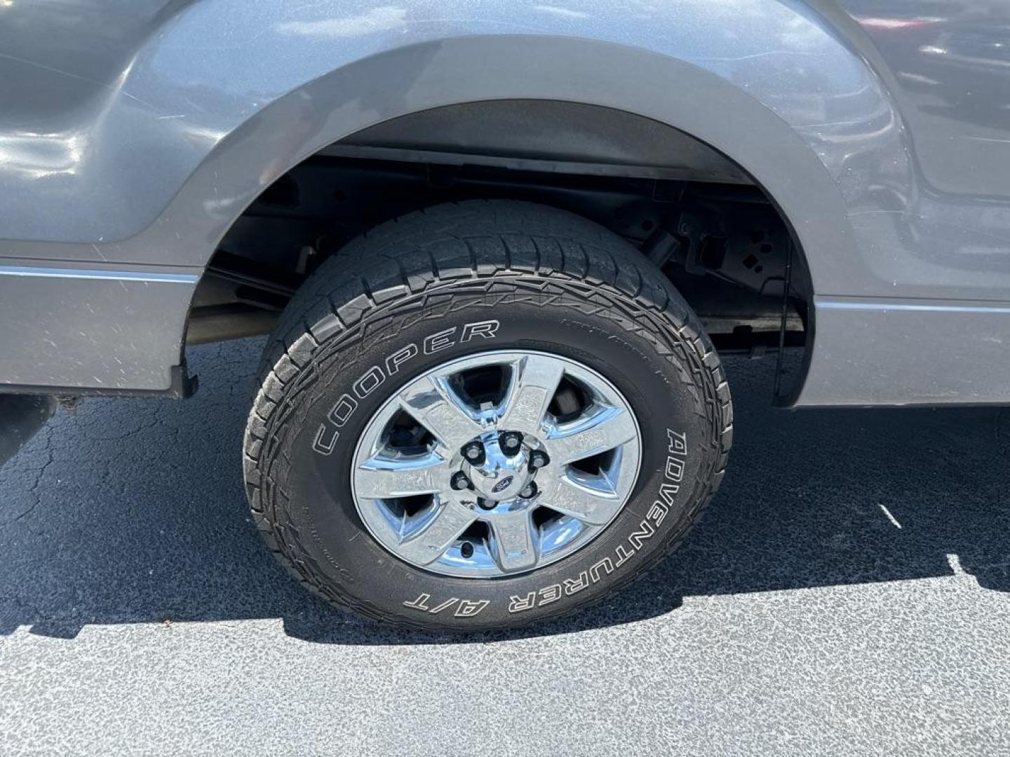 2014 GRAY FORD F150 SUPER CAB (1FTFX1CF8EK) with an 5.0L engine, Automatic transmission, located at 2929 9th St. West, Bradenton, 34205, (941) 242-2810, 27.473591, -82.570679 - Thanks for inquring into DriveNation USA! All vehicles listed can be viewed at www.drivenationusa.com for vehicle history reports and additonal info. We cannot quote any terms such as down payments or monthly payments without an application. You can apply directly at www.drivenationusa.com or by con - Photo#9