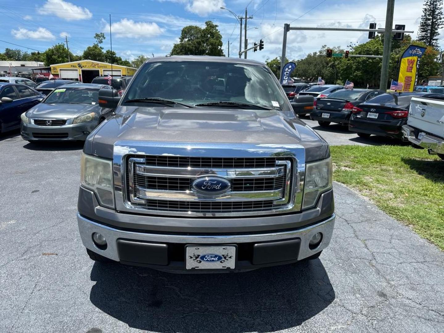 2014 GRAY FORD F150 SUPER CAB (1FTFX1CF8EK) with an 5.0L engine, Automatic transmission, located at 2929 9th St. West, Bradenton, 34205, (941) 242-2810, 27.473591, -82.570679 - Thanks for inquring into DriveNation USA! All vehicles listed can be viewed at www.drivenationusa.com for vehicle history reports and additonal info. We cannot quote any terms such as down payments or monthly payments without an application. You can apply directly at www.drivenationusa.com or by con - Photo#4