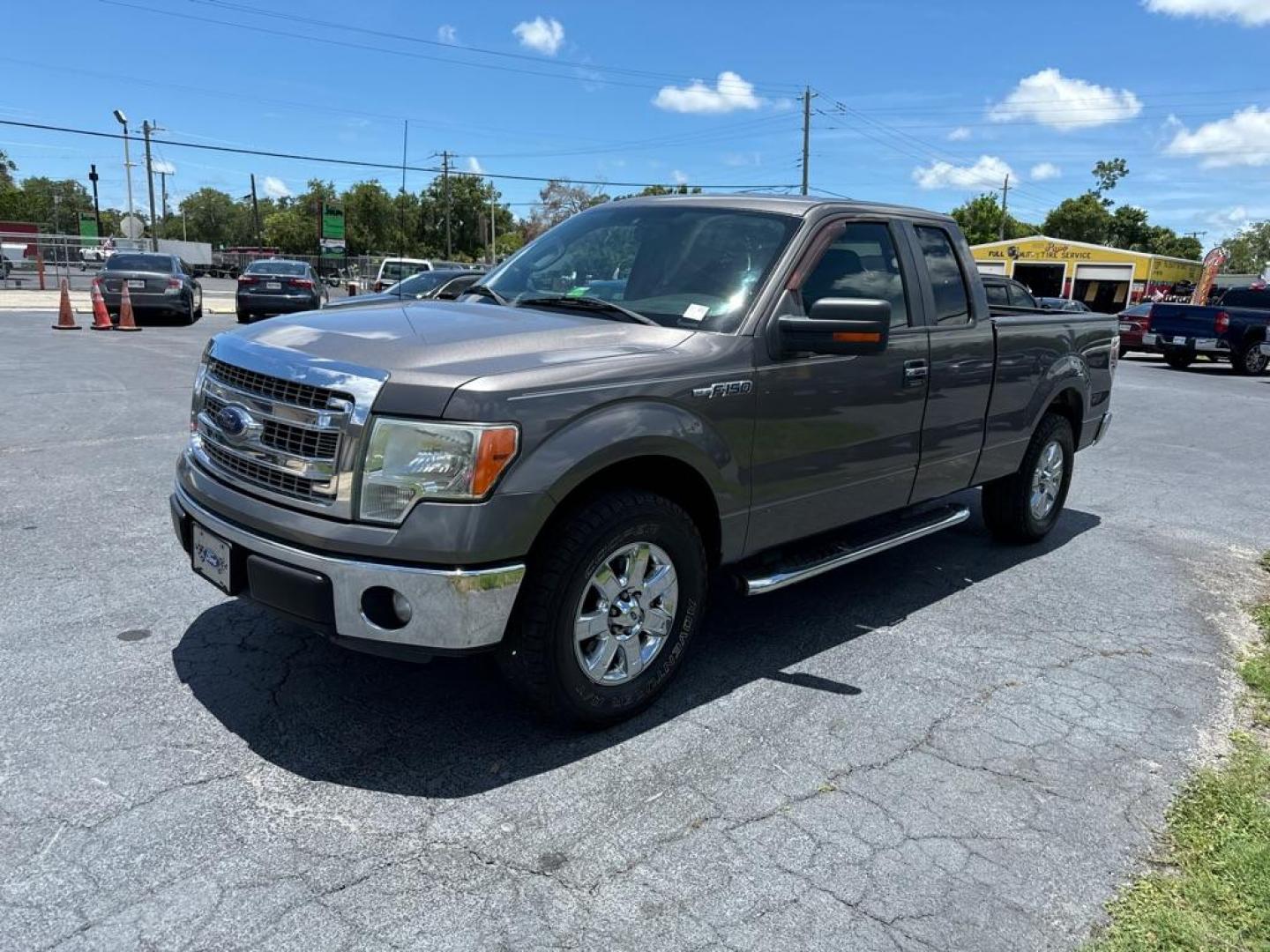 2014 GRAY FORD F150 SUPER CAB (1FTFX1CF8EK) with an 5.0L engine, Automatic transmission, located at 2929 9th St. West, Bradenton, 34205, (941) 242-2810, 27.473591, -82.570679 - Thanks for inquring into DriveNation USA! All vehicles listed can be viewed at www.drivenationusa.com for vehicle history reports and additonal info. We cannot quote any terms such as down payments or monthly payments without an application. You can apply directly at www.drivenationusa.com or by con - Photo#5