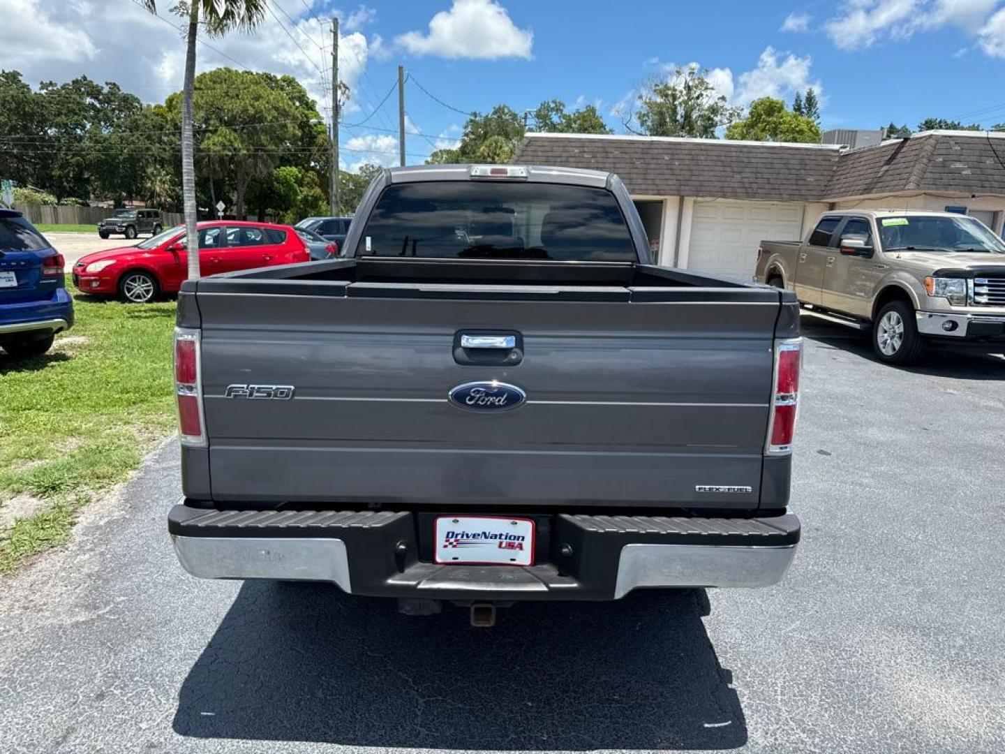 2014 GRAY FORD F150 SUPER CAB (1FTFX1CF8EK) with an 5.0L engine, Automatic transmission, located at 2929 9th St. West, Bradenton, 34205, (941) 242-2810, 27.473591, -82.570679 - Thanks for inquring into DriveNation USA! All vehicles listed can be viewed at www.drivenationusa.com for vehicle history reports and additonal info. We cannot quote any terms such as down payments or monthly payments without an application. You can apply directly at www.drivenationusa.com or by con - Photo#7