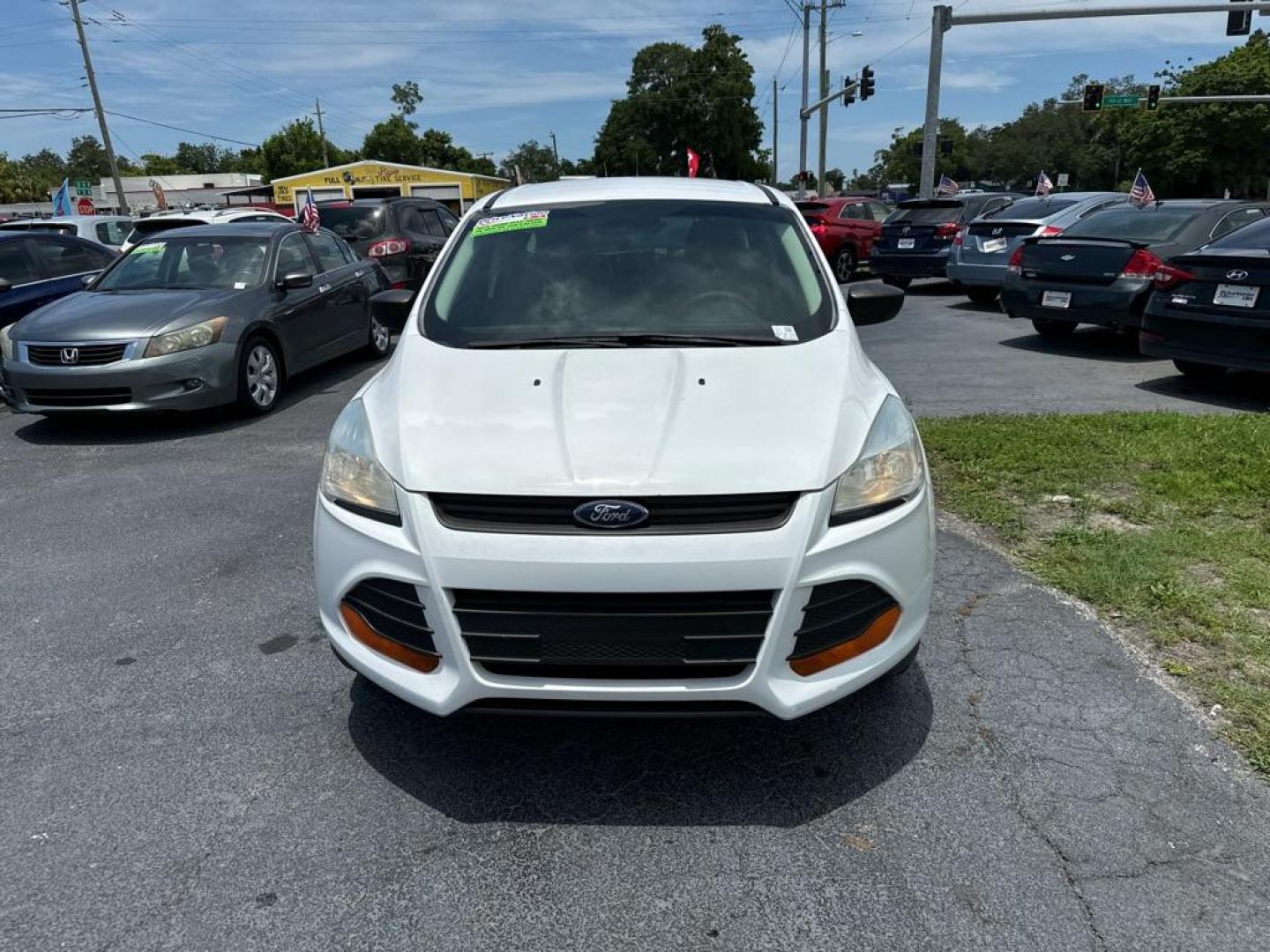2015 WHITE FORD ESCAPE S (1FMCU0F75FU) with an 2.5L engine, Automatic transmission, located at 2929 9th St. West, Bradenton, 34205, (941) 242-2810, 27.473591, -82.570679 - Photo#2
