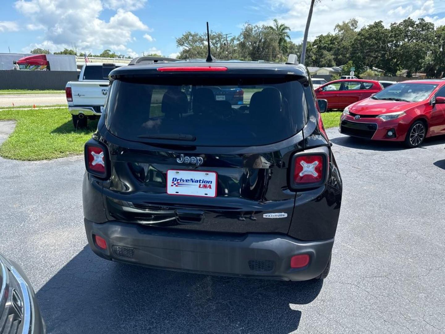 2018 BLACK JEEP RENEGADE LATITUDE (ZACCJABB7JP) with an 2.4L engine, Automatic transmission, located at 2929 9th St. West, Bradenton, 34205, (941) 242-2810, 27.473591, -82.570679 - Thanks for inquring into DriveNation USA! All vehicles listed can be viewed at www.drivenationusa.com for vehicle history reports and additonal info. We cannot quote any terms such as down payments or monthly payments without an application. You can apply directly at www.drivenationusa.com or by con - Photo#5