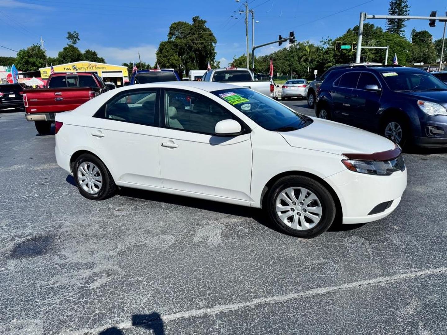 2012 WHITE KIA FORTE LX (KNAFT4A25C5) with an 2.0L engine, Automatic transmission, located at 2929 9th St. West, Bradenton, 34205, (941) 242-2810, 27.473591, -82.570679 - Photo#0