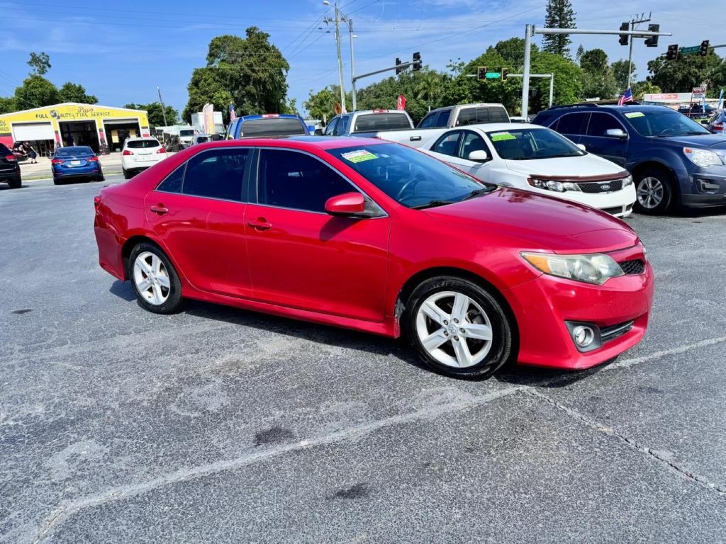 2014 RED TOYOTA CAMRY SE (4T1BF1FK6EU) with an 2.5L engine, Automatic transmission, located at 2929 9th St. West, Bradenton, 34205, (941) 242-2810, 27.473591, -82.570679 - Photo#0