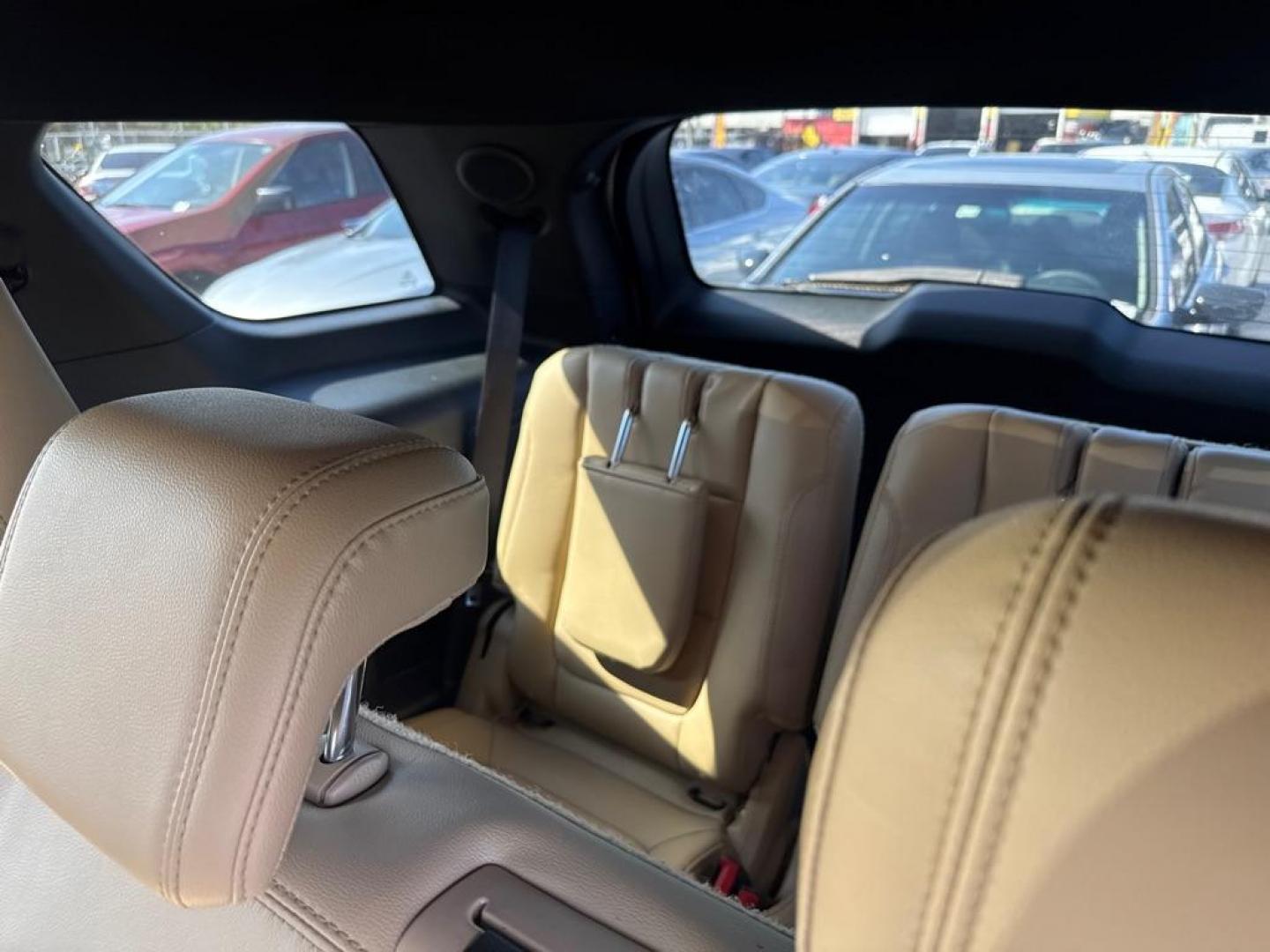 2017 WHITE FORD EXPLORER LIMITED (1FM5K8F85HG) with an 3.5L engine, Automatic transmission, located at 2929 9th St. West, Bradenton, 34205, (941) 242-2810, 27.473591, -82.570679 - Photo#9