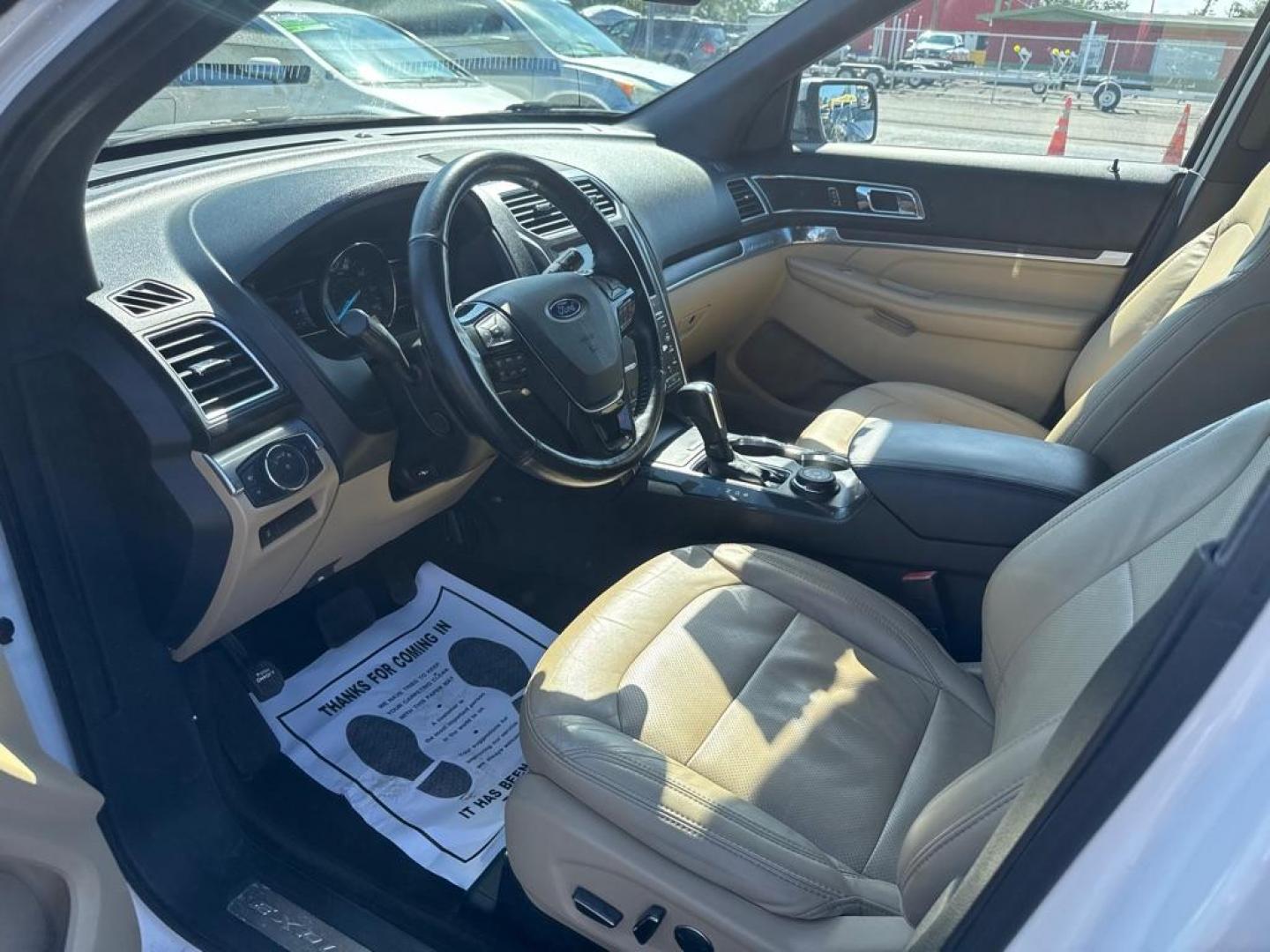 2017 WHITE FORD EXPLORER LIMITED (1FM5K8F85HG) with an 3.5L engine, Automatic transmission, located at 2929 9th St. West, Bradenton, 34205, (941) 242-2810, 27.473591, -82.570679 - Photo#7