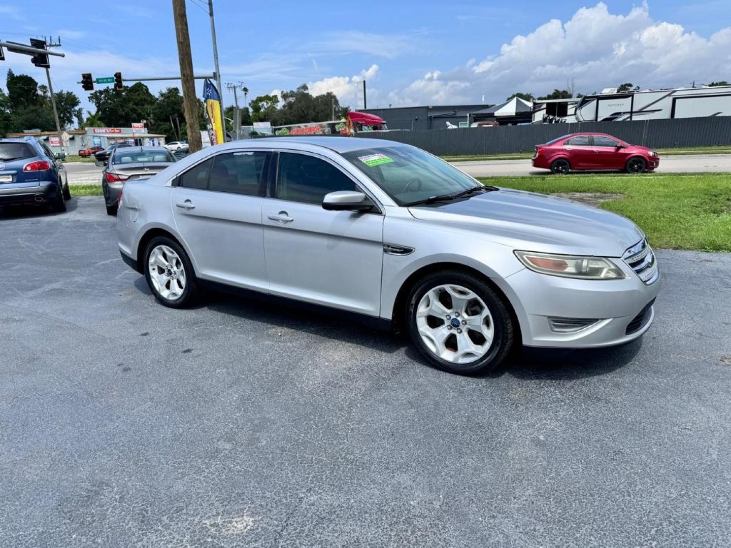 2010 SILVER FORD TAURUS SEL (1FAHP2EWXAG) with an 3.5L engine, Automatic transmission, located at 2929 9th St. West, Bradenton, 34205, (941) 242-2810, 27.473591, -82.570679 - Photo#17