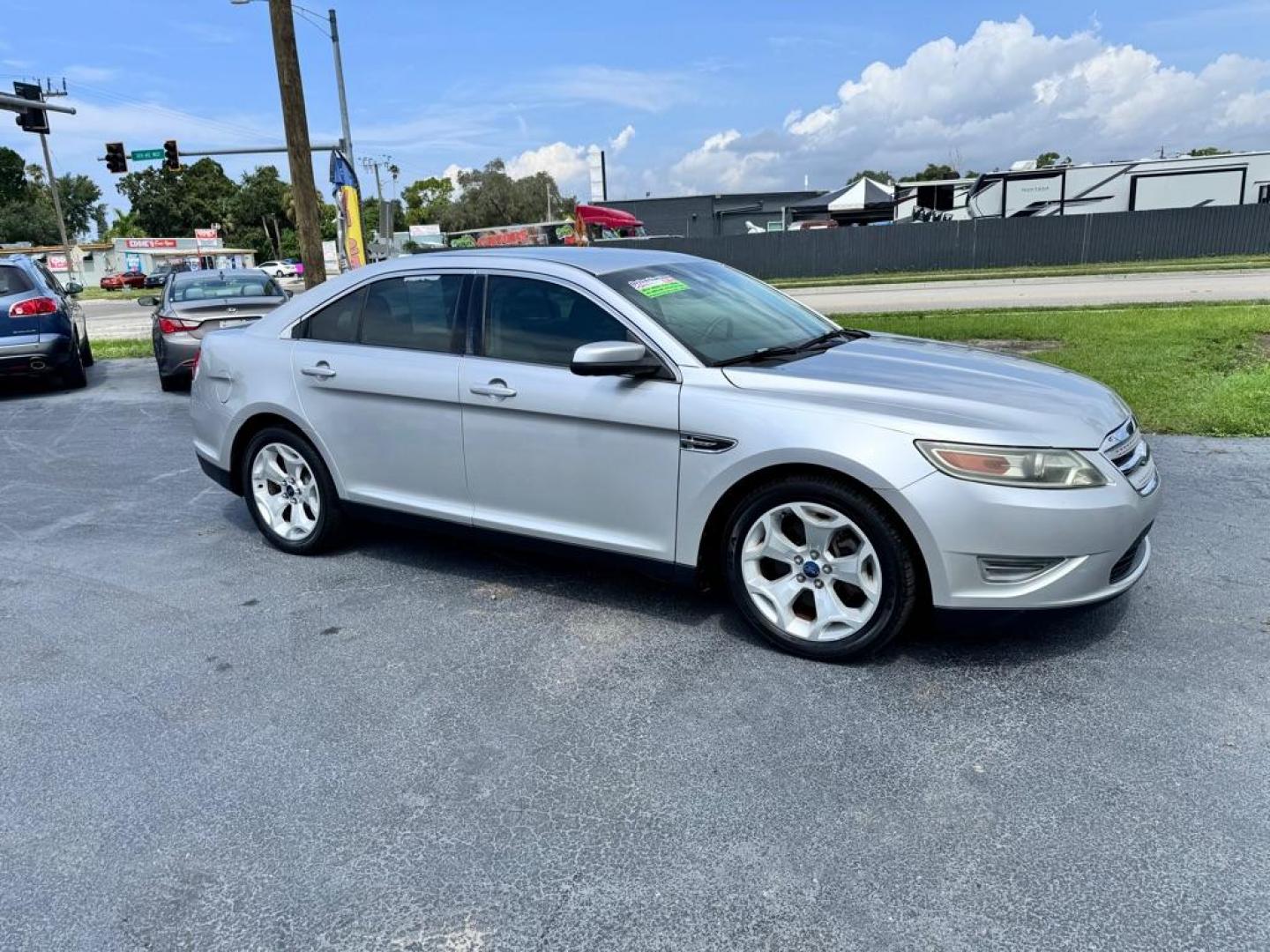 2010 SILVER FORD TAURUS SEL (1FAHP2EWXAG) with an 3.5L engine, Automatic transmission, located at 2929 9th St. West, Bradenton, 34205, (941) 242-2810, 27.473591, -82.570679 - Photo#18