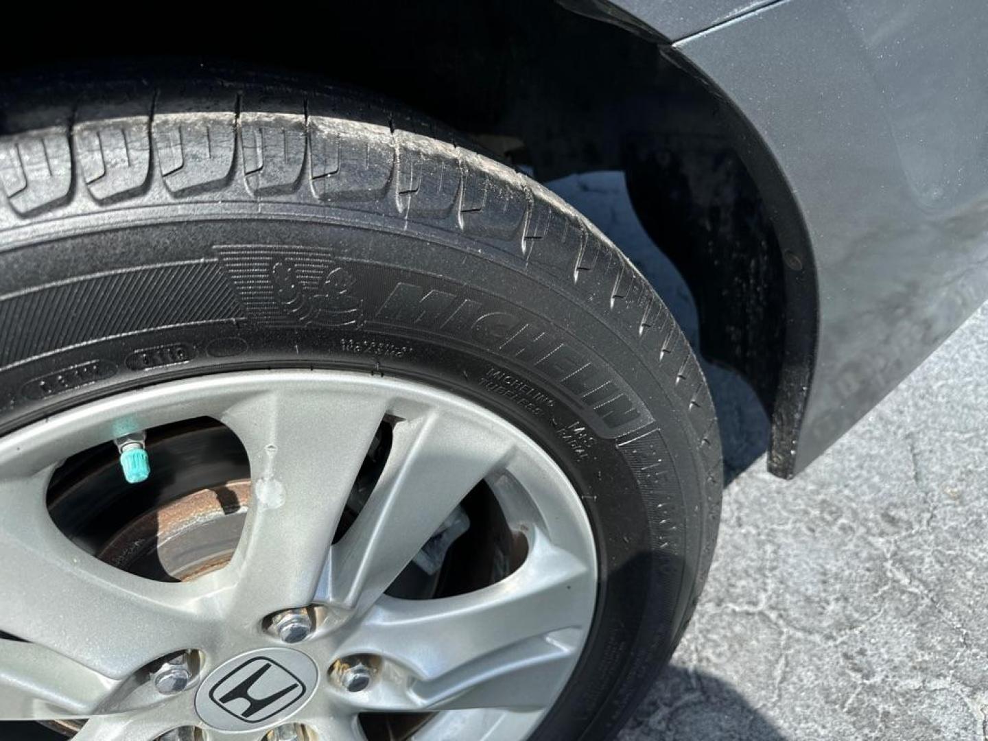 2010 GRAY HONDA ACCORD LXP (1HGCP2F40AA) with an 2.4L engine, Automatic transmission, located at 2929 9th St. West, Bradenton, 34205, (941) 242-2810, 27.473591, -82.570679 - Thanks for inquring into DriveNation USA! All vehicles listed can be viewed at www.drivenationusa.com for vehicle history reports and additonal info. We cannot quote any terms such as down payments or monthly payments without an application. You can apply directly at www.drivenationusa.com or by con - Photo#15