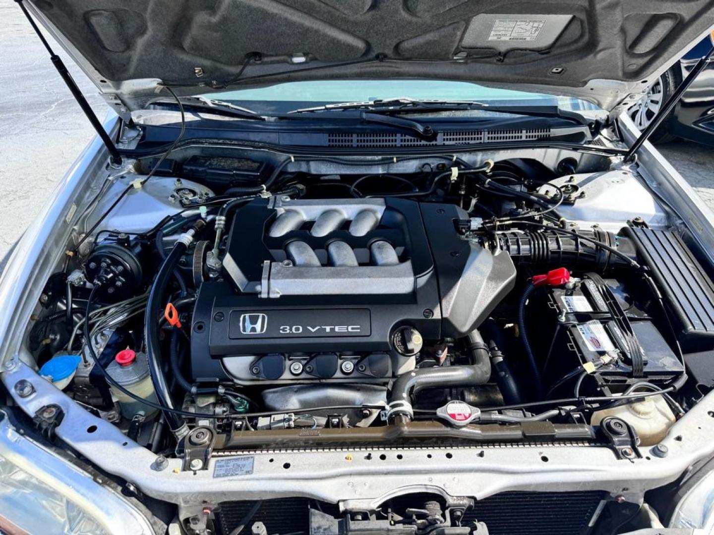 2002 SILVER HONDA ACCORD EX (1HGCG16572A) with an 3.0L engine, Automatic transmission, located at 2929 9th St. West, Bradenton, 34205, (941) 242-2810, 27.473591, -82.570679 - Thanks for inquring into DriveNation USA! All vehicles listed can be viewed at www.drivenationusa.com for vehicle history reports and additonal info. We cannot quote any terms such as down payments or monthly payments without an application. You can apply directly at www.drivenationusa.com or by con - Photo#18
